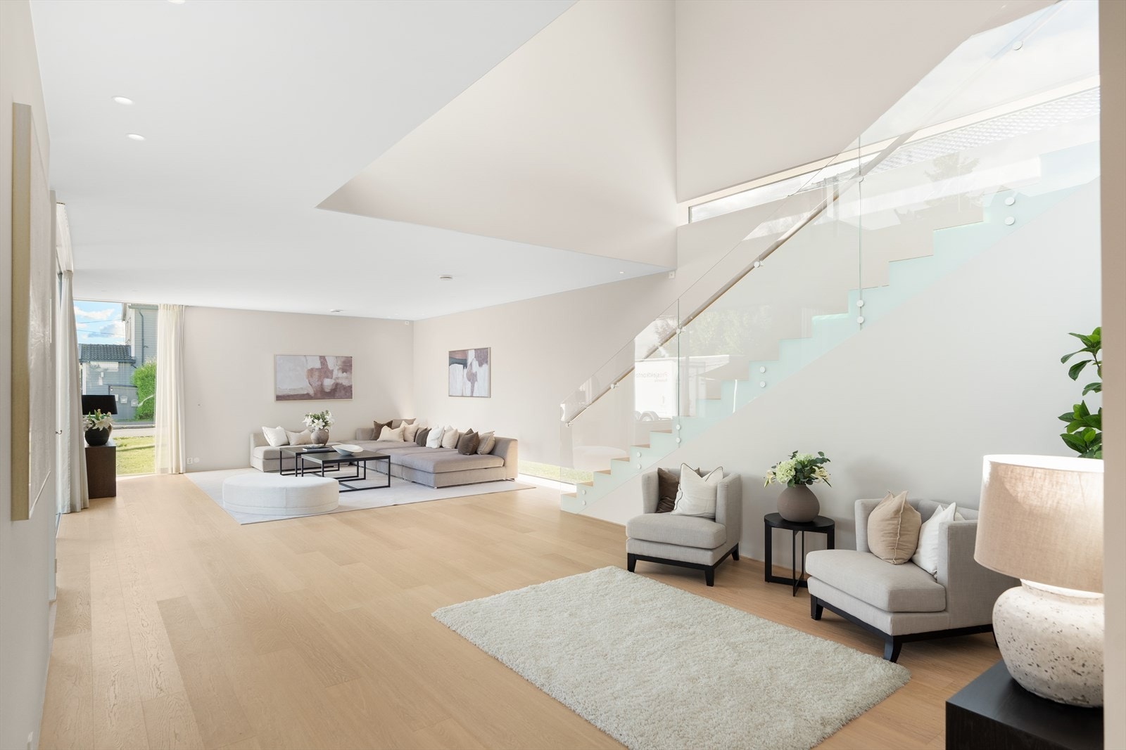 Boligens stue fremstår som boligens naturlige samlingspunkt! Galleribilde