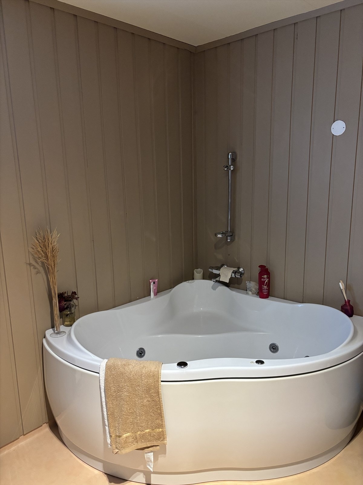 Hjørnebadekar Galleribilde