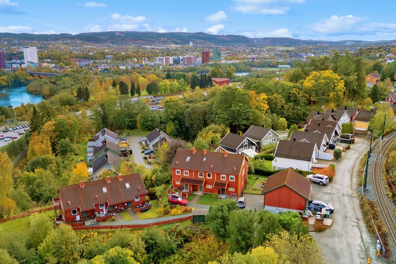 Med trikkestopp i umiddelbar nærhet kommer du deg enkelt til både sentrum og marka. Galleribilde