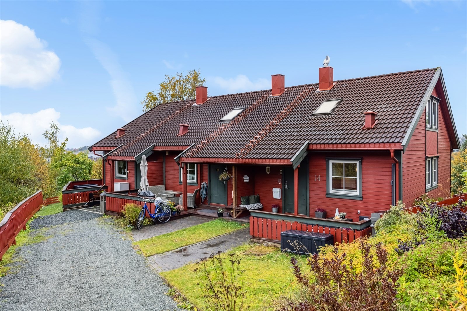 Rekkehuset har uteområde både foran og bak huset. Galleribilde