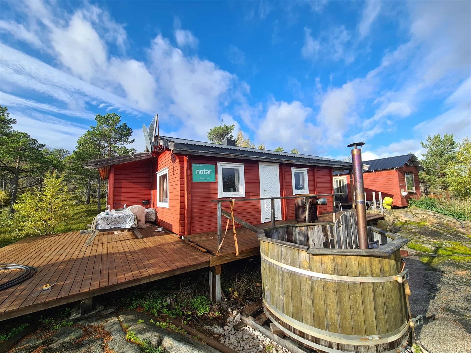 Hytte og badestamp Galleribilde