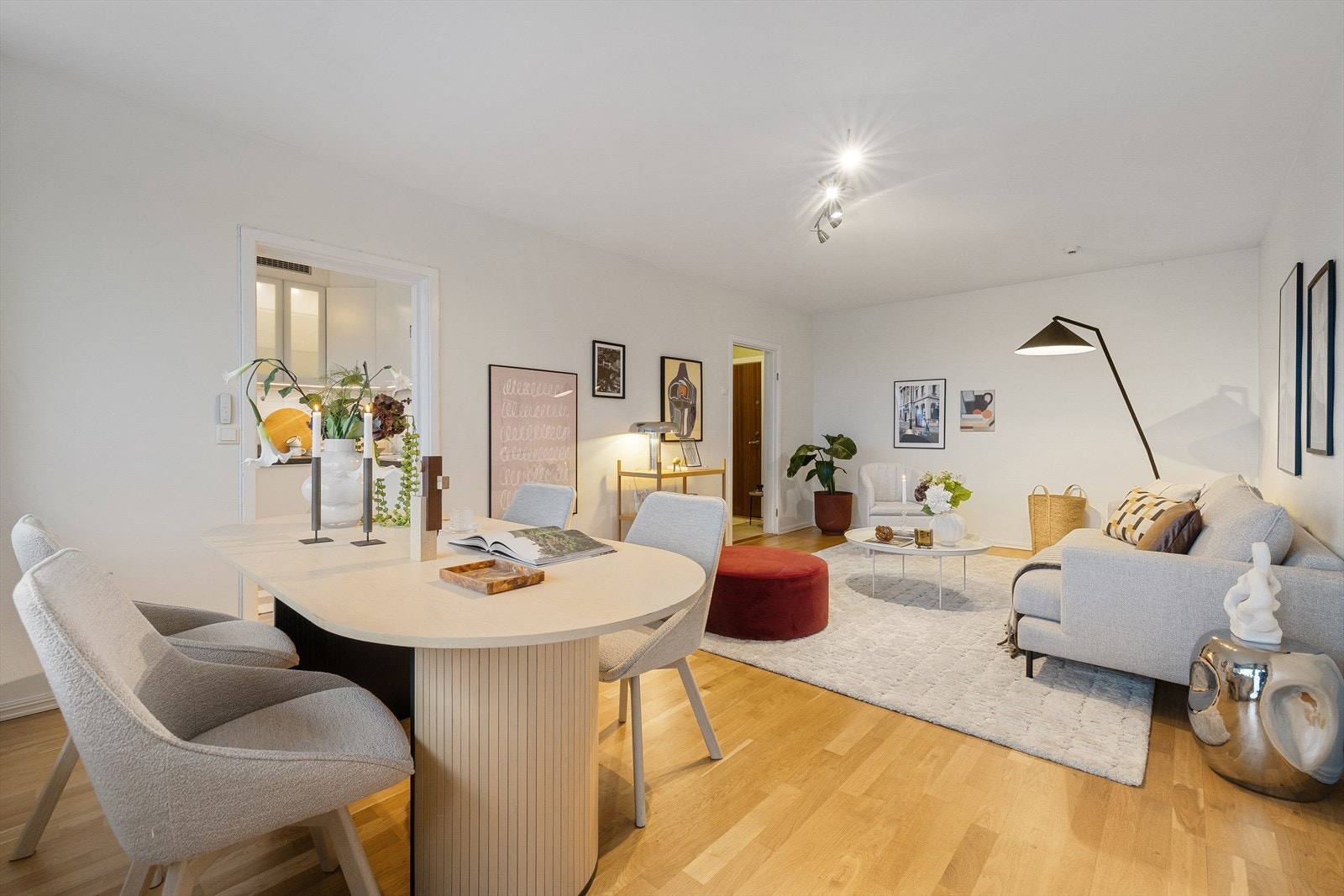 Leiligheten har god standard og svært sentral beliggenhet Galleribilde