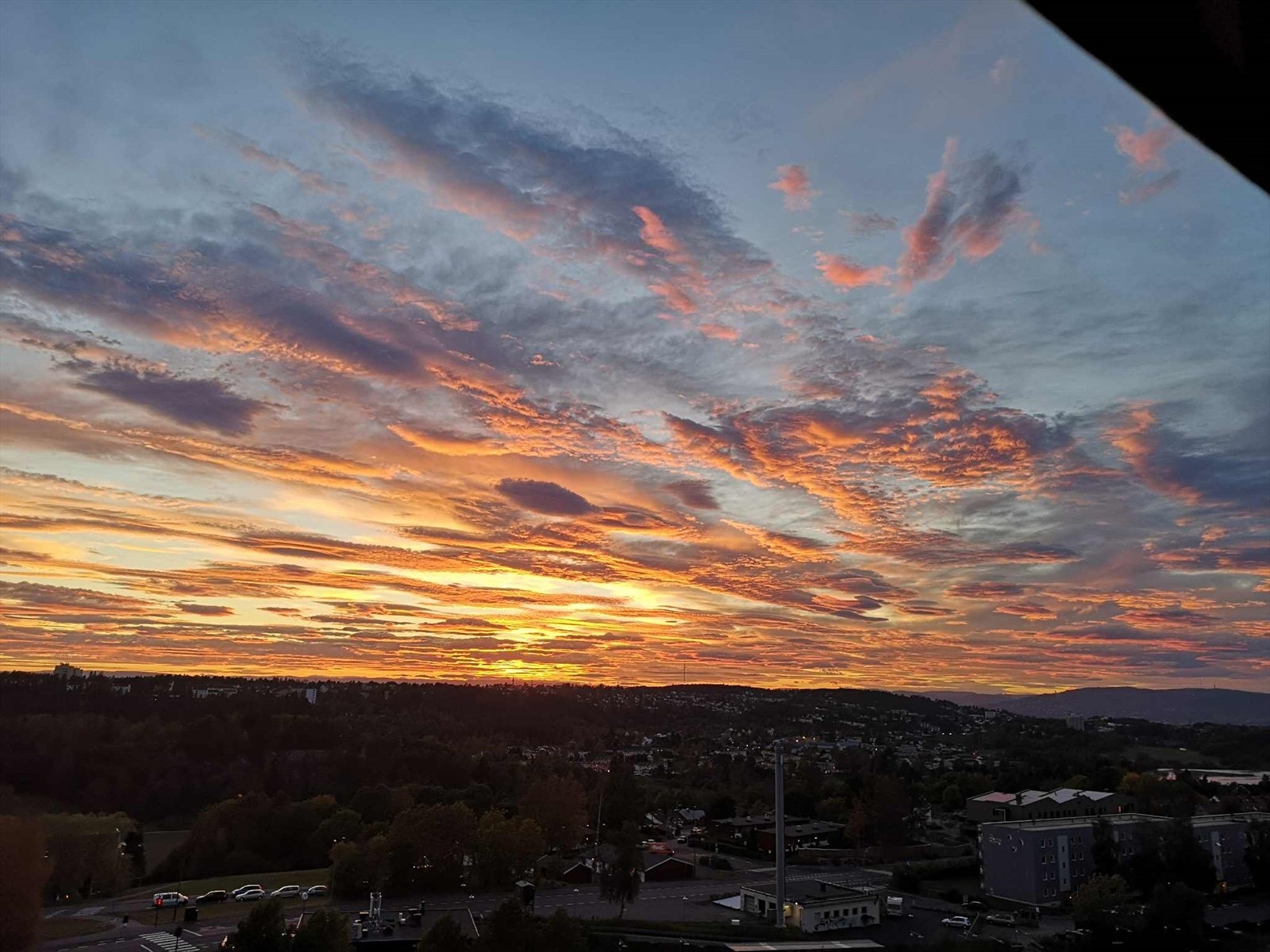 Her kan du nyte nydelige soloppganger og solnedganger (bilde er tatt av selger) Galleribilde