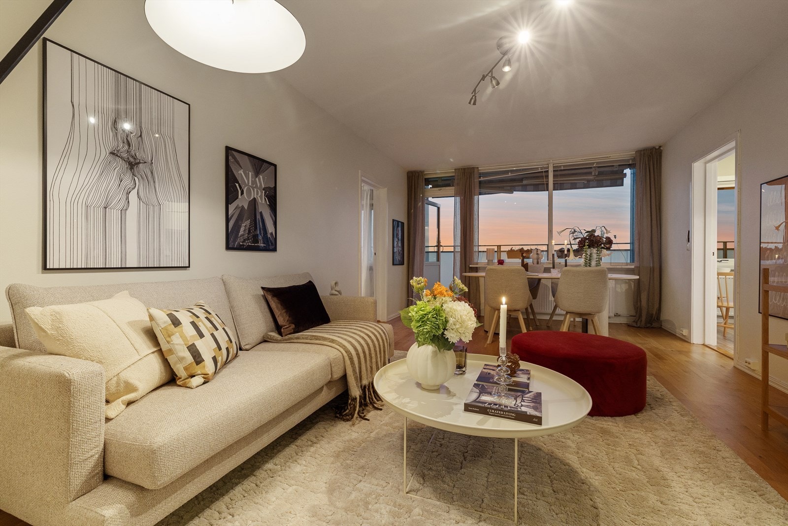 Selger opplyser å ha et årlig strømforbruk på ca 2651 kWh for 2025. Energiforbruket vil variere fra husstand til husstand. Galleribilde