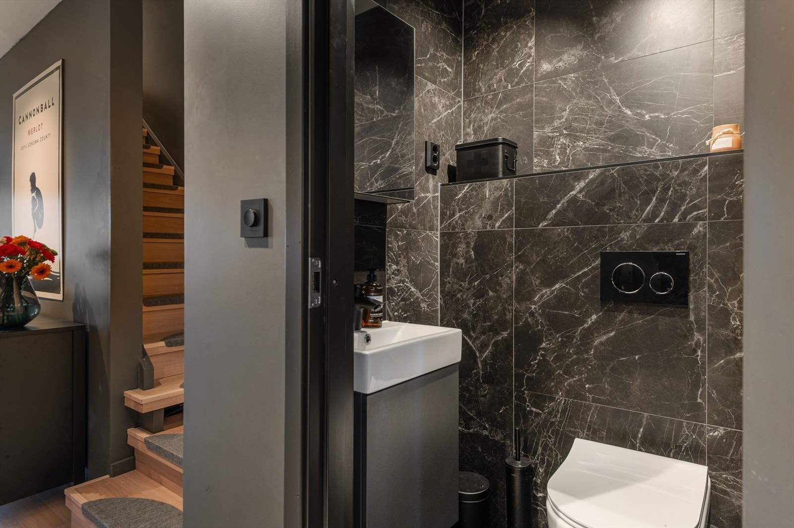 Praktisk wc-rom i første etasje. Galleribilde