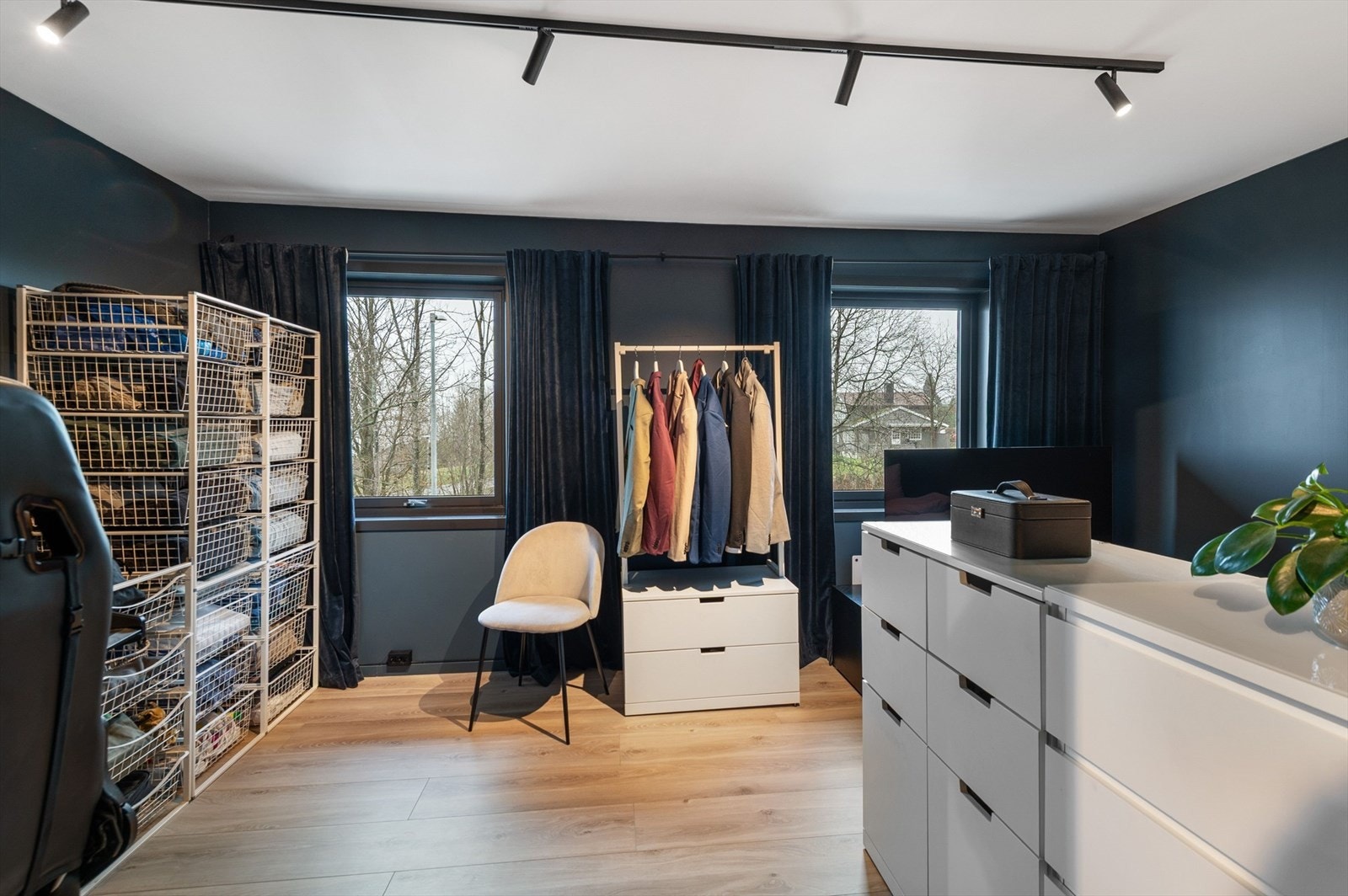 Malt i lune farger. Galleribilde