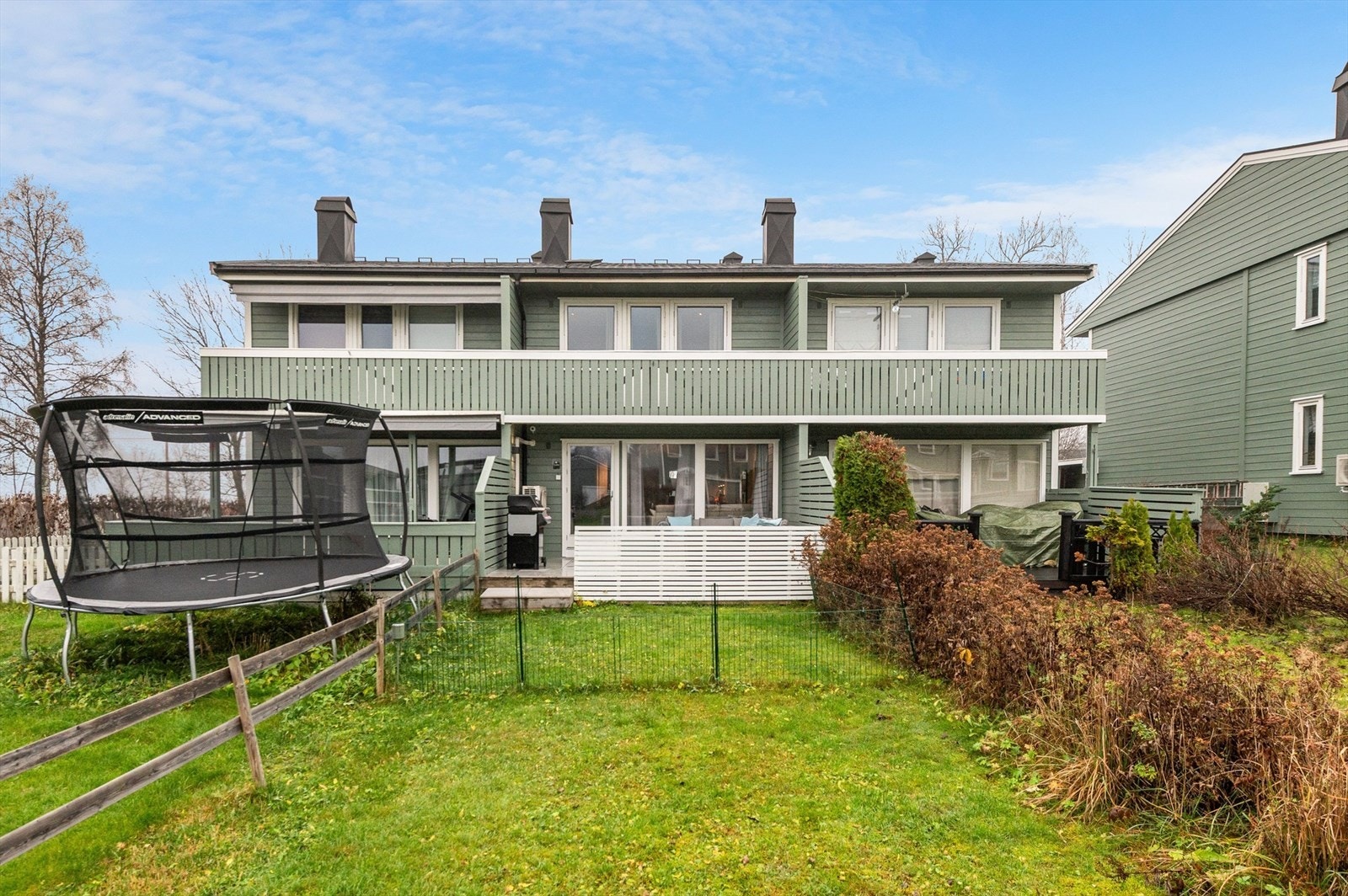 Boligen ligger i midten. Galleribilde