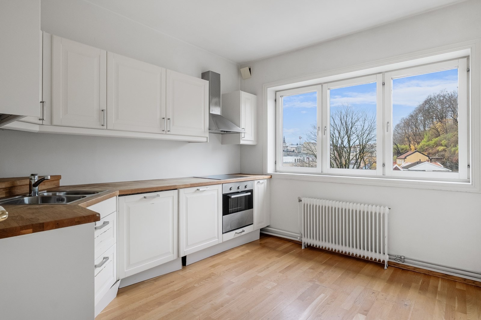 Velkommen 2-roms leilighet med behov for full oppussing. Her har du mulighet til å skape din egen drømmeleilighet. Sentral beliggenhet mellom løkka og St. Hanshaugen. Husk visningspåmelding! Galleribilde