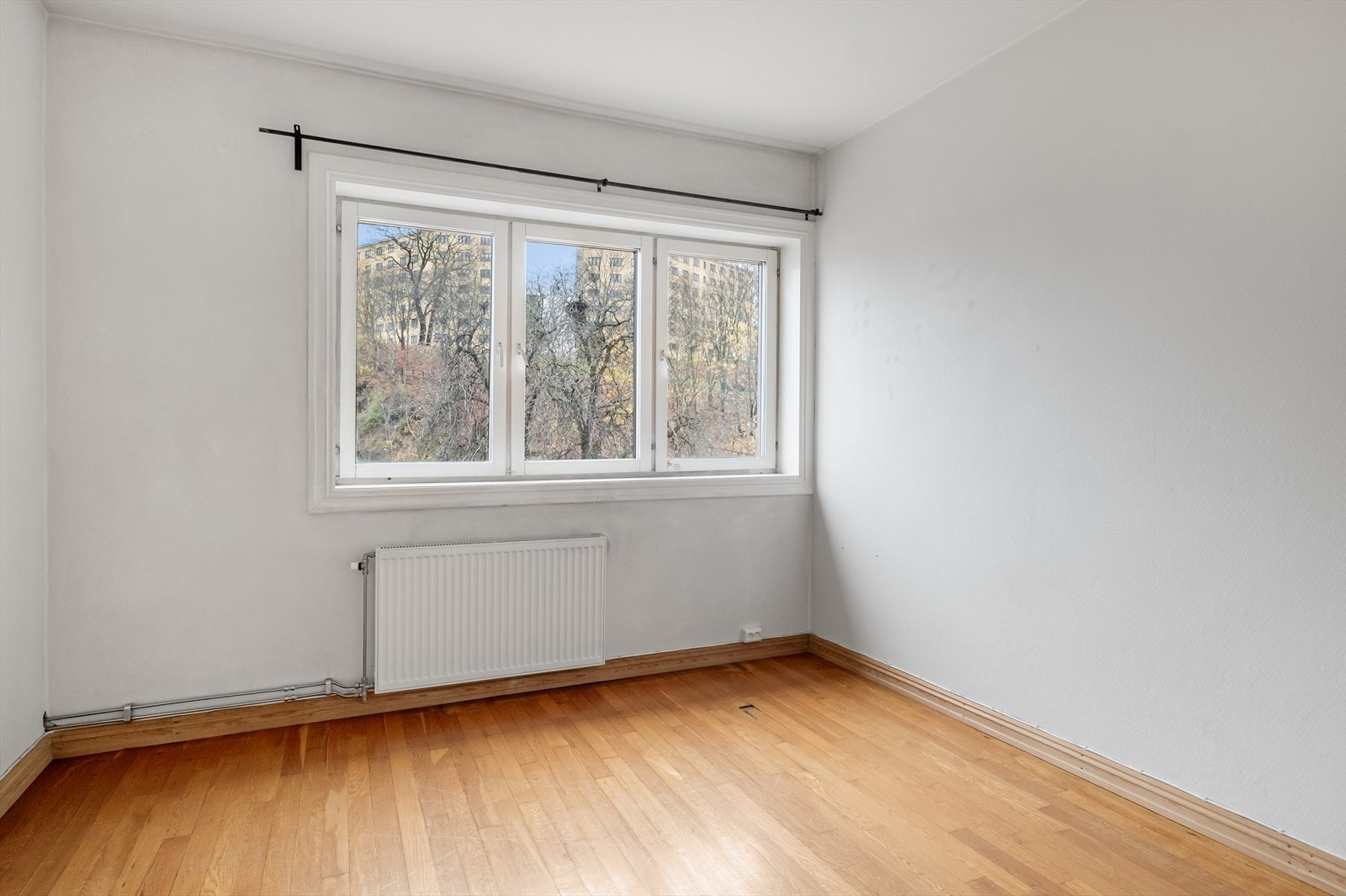 Romslig soverom. Galleribilde