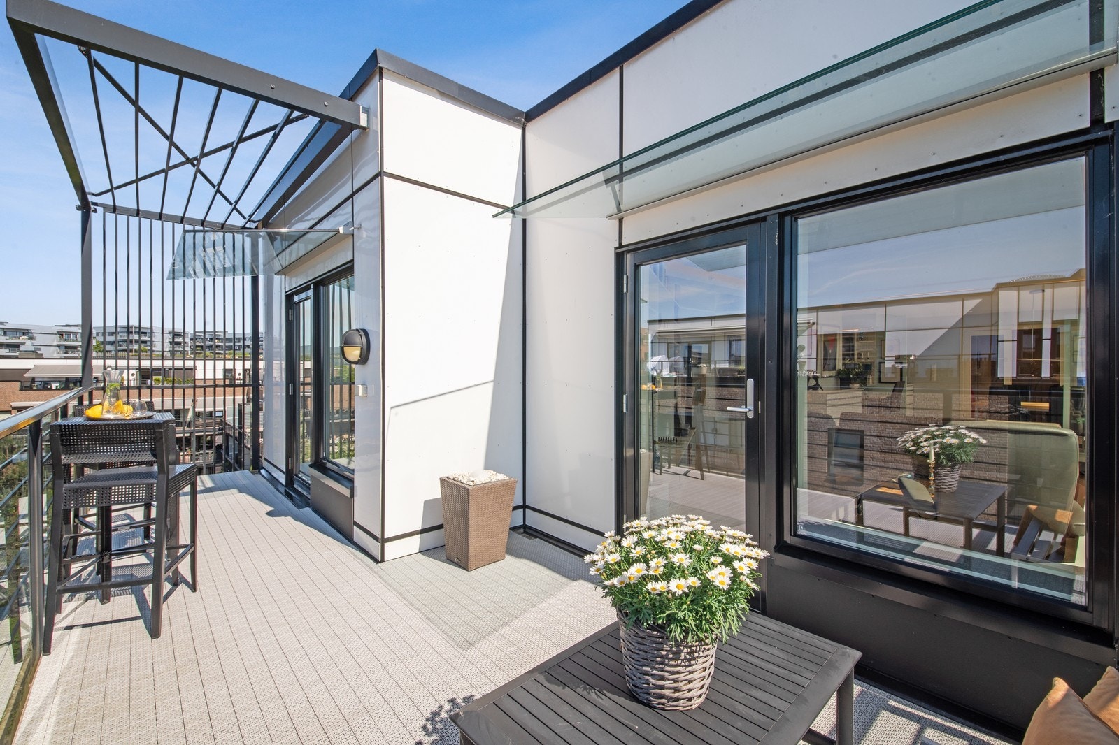 Det medfølger noe utemøblement Galleribilde