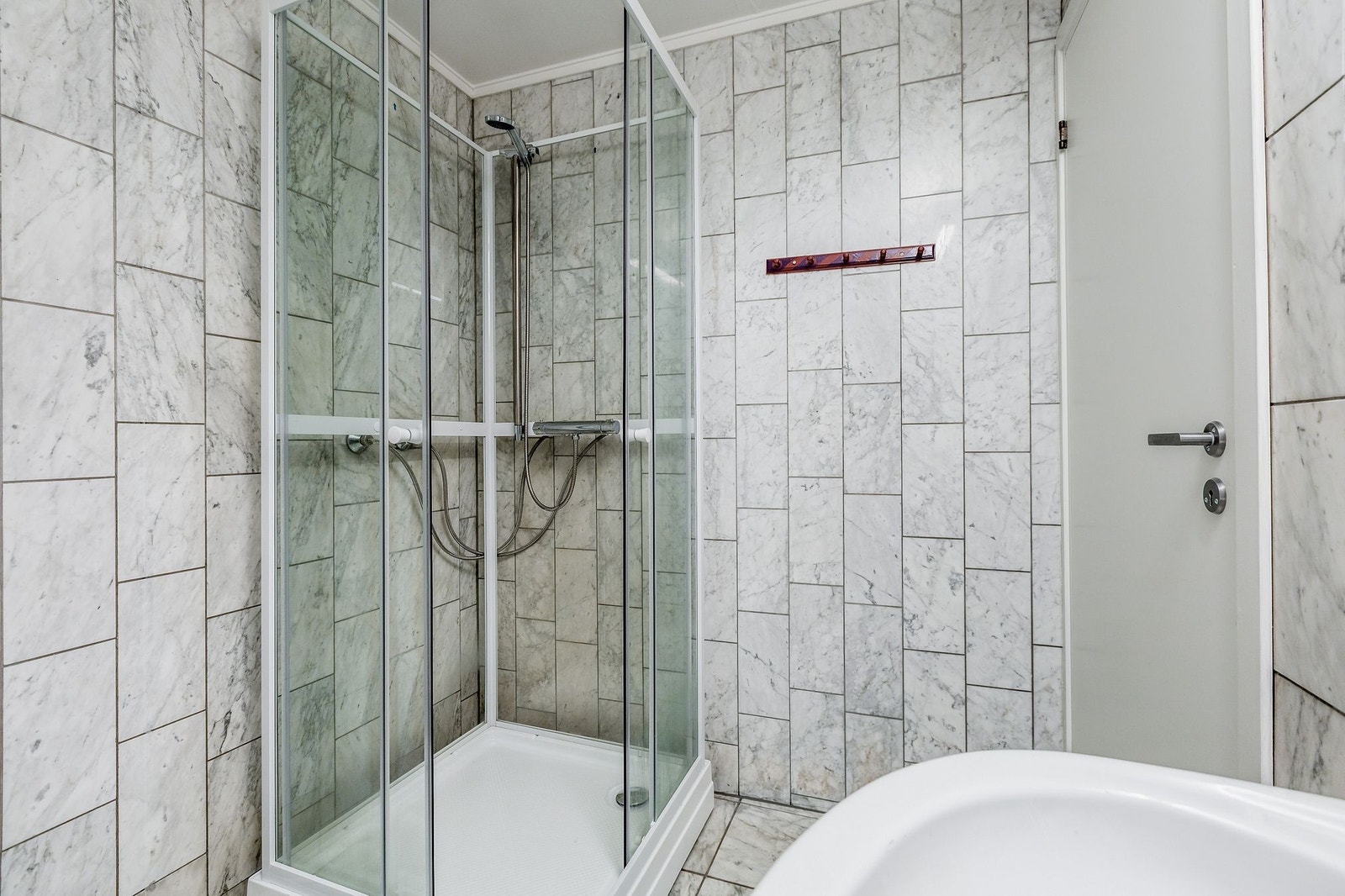 Her er det også et dusjkabinett. Galleribilde