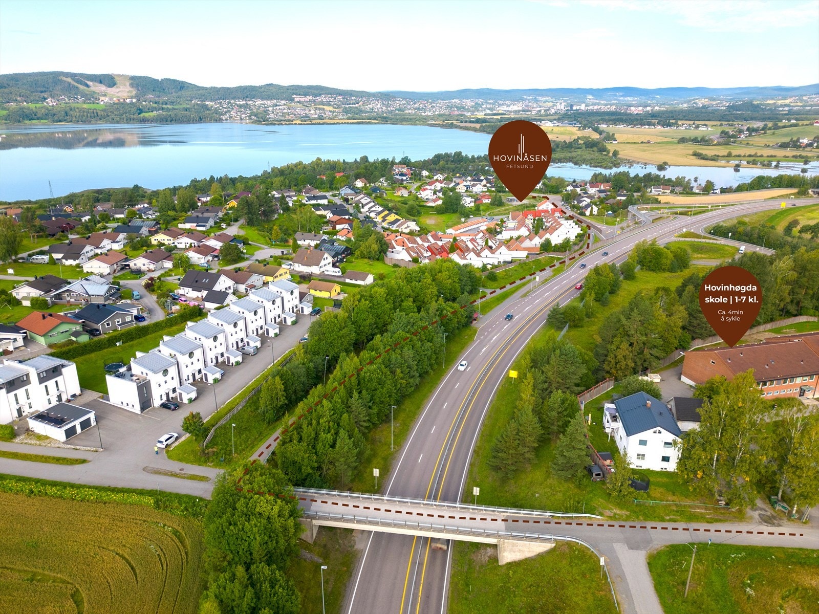 Hovinåsen ligger i et barnevnnlig nabolig i Fetsund. Her er det kort vei til naturen, samt også inn til Lillestrøm by. Galleribilde