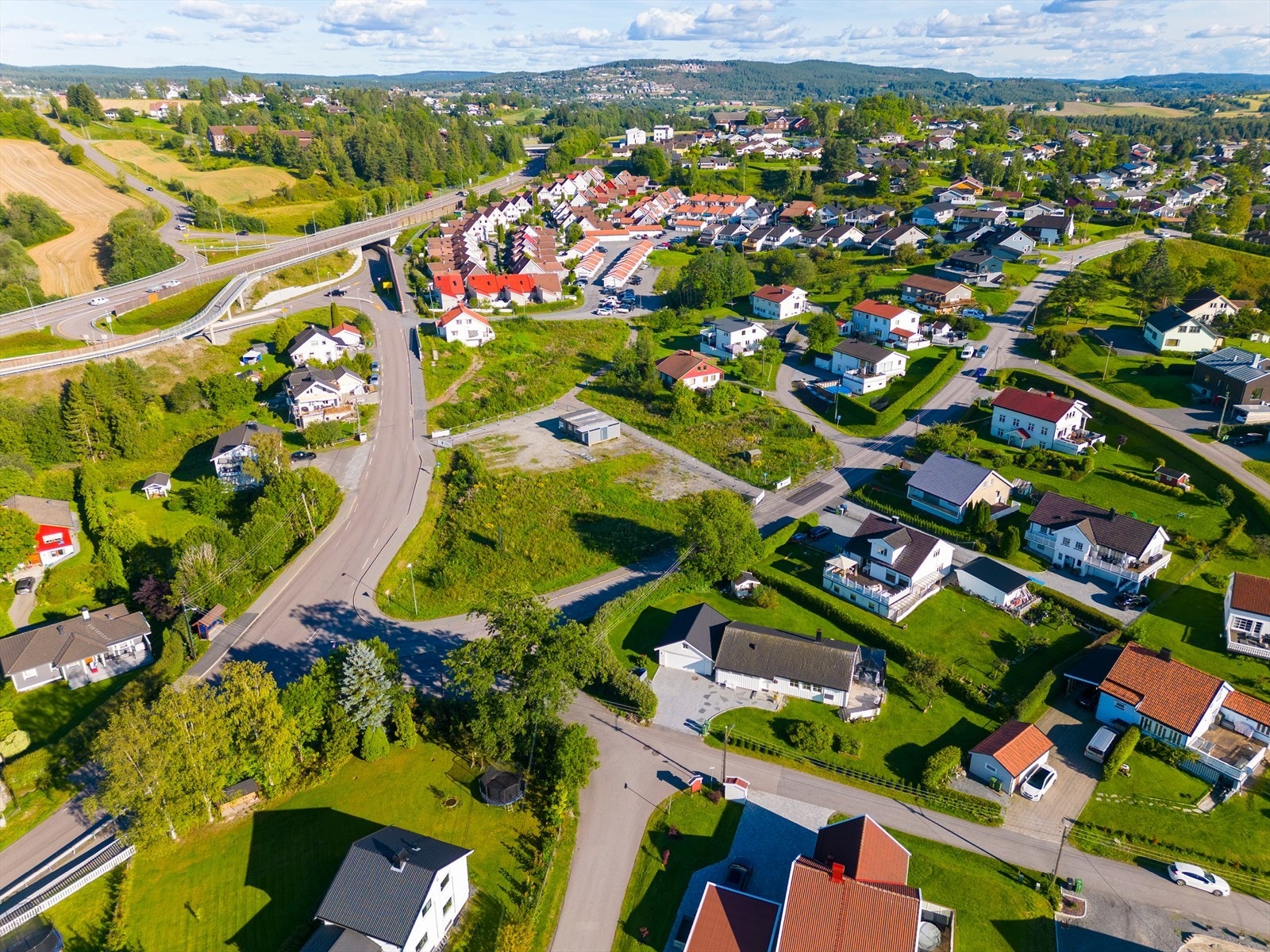 Velkommen til Oline Muus' vei 91. Tomt på ca 8 mål for utvikling. Galleribilde
