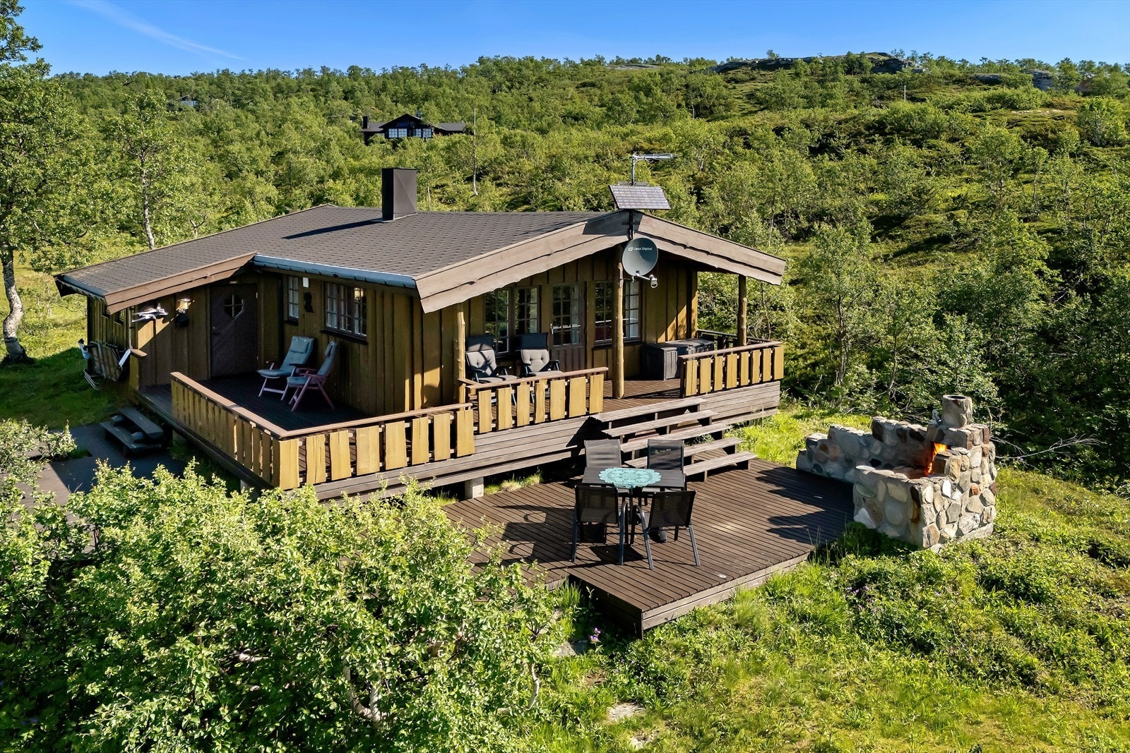 Velkommen til Mogresfjellet 133! En godt vedlikeholdt og koselig fjellhytte med fantastisk beliggenhet i naturskjønne omgivelser. Galleribilde