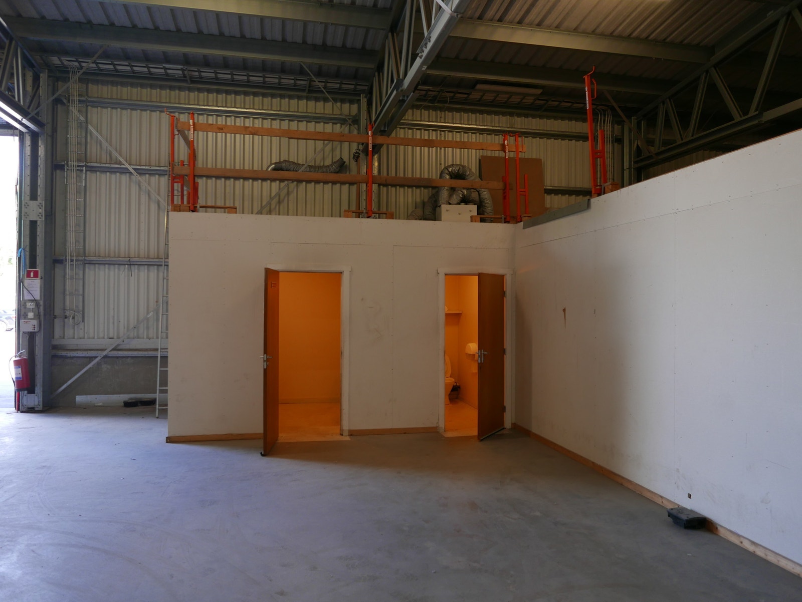 Bøttekott og toalett Galleribilde