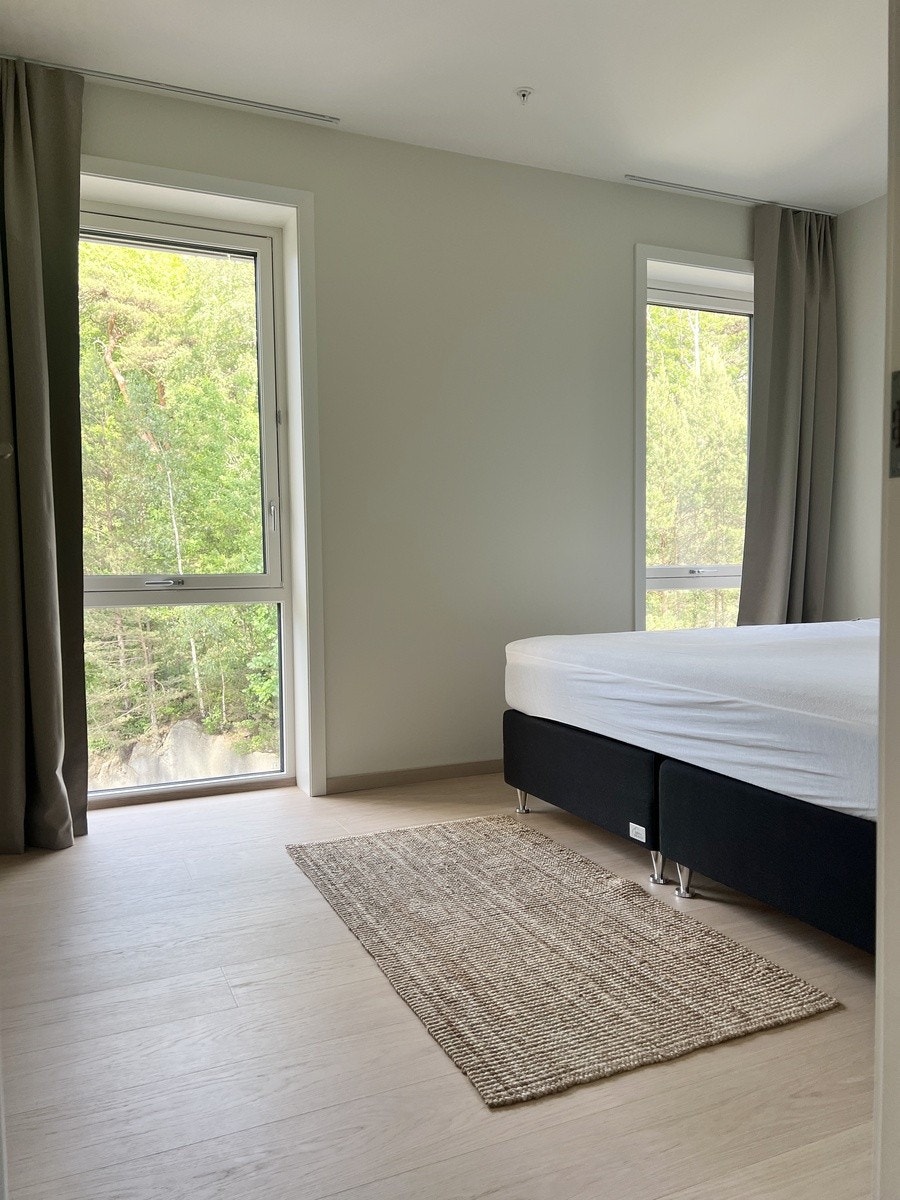 Soverom med 180x200 dobbelseng. Galleribilde