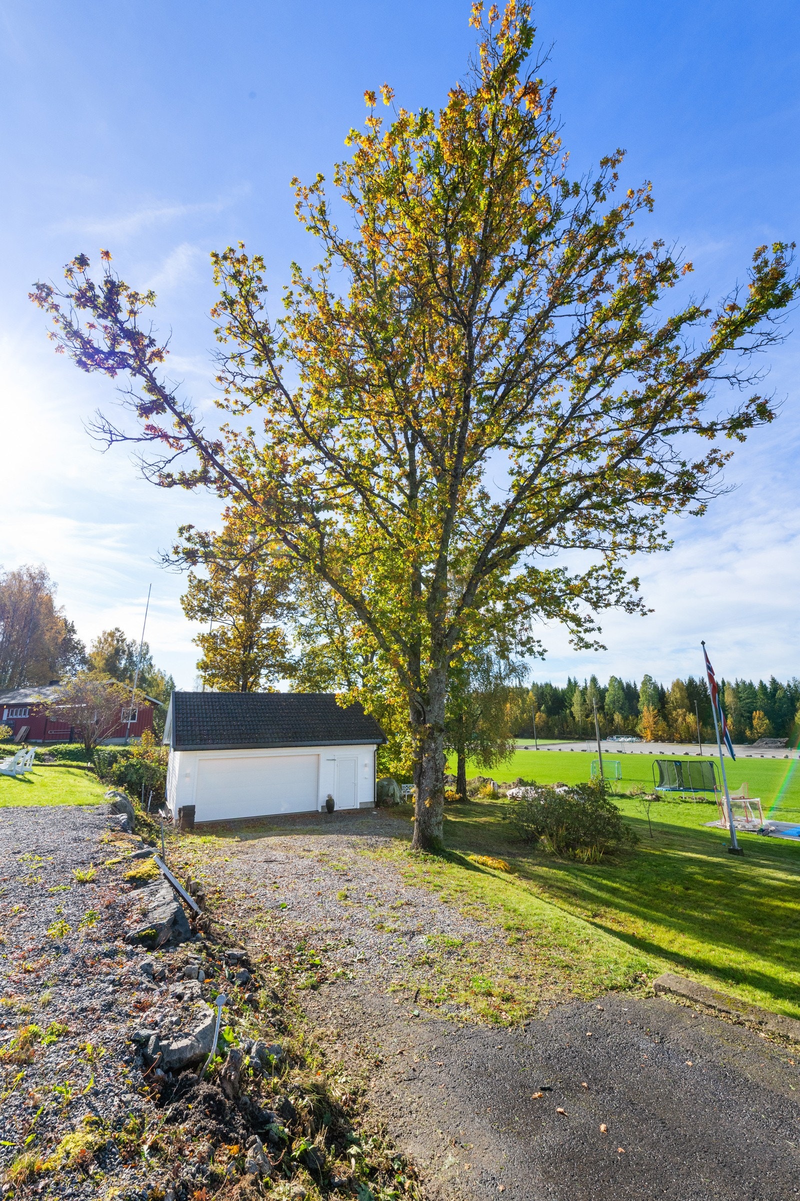 Stor dobbelgarasje fra Igland på 47 m² er oppført i 2021 Galleribilde