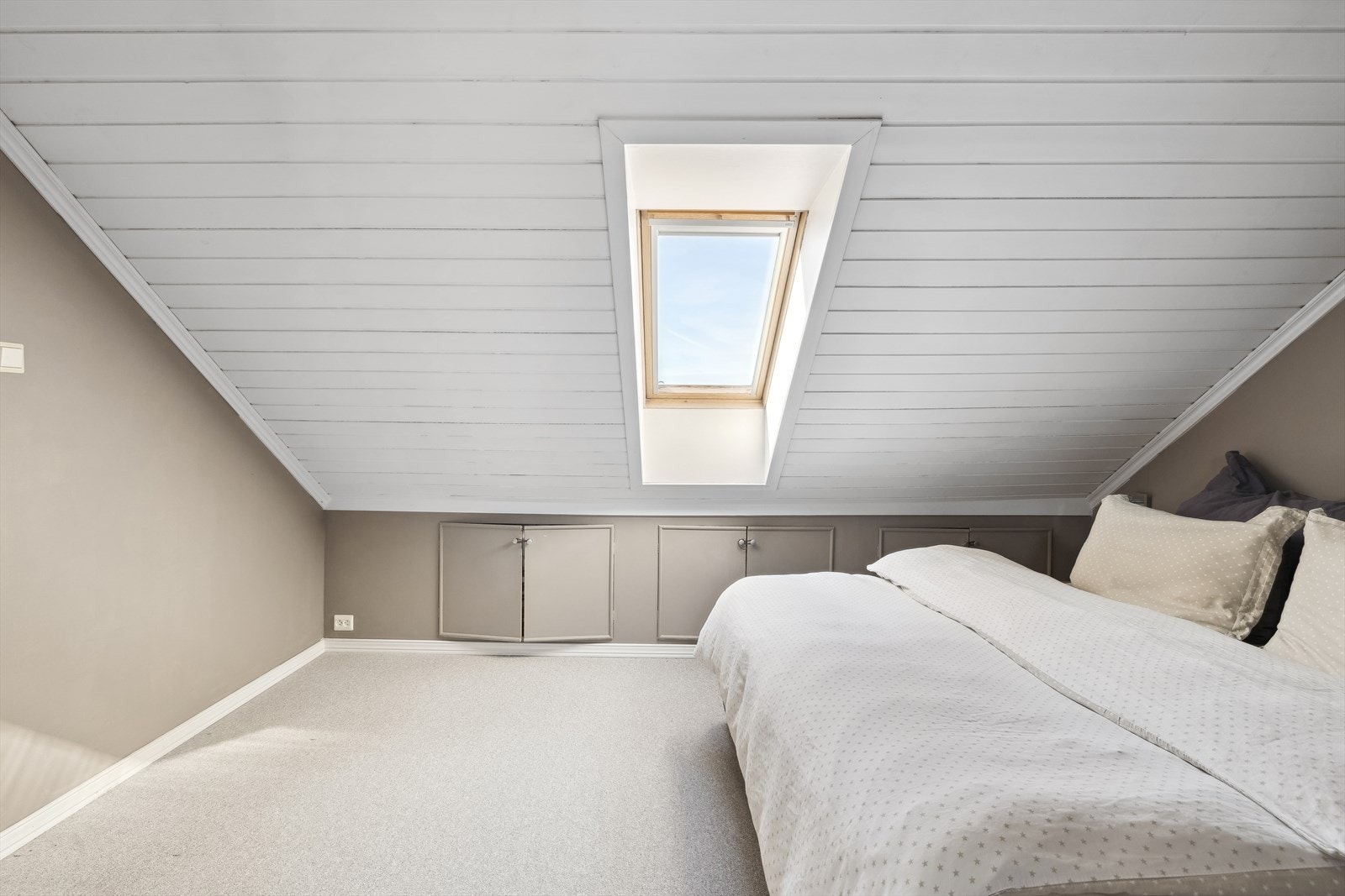 Soverom på loft Galleribilde