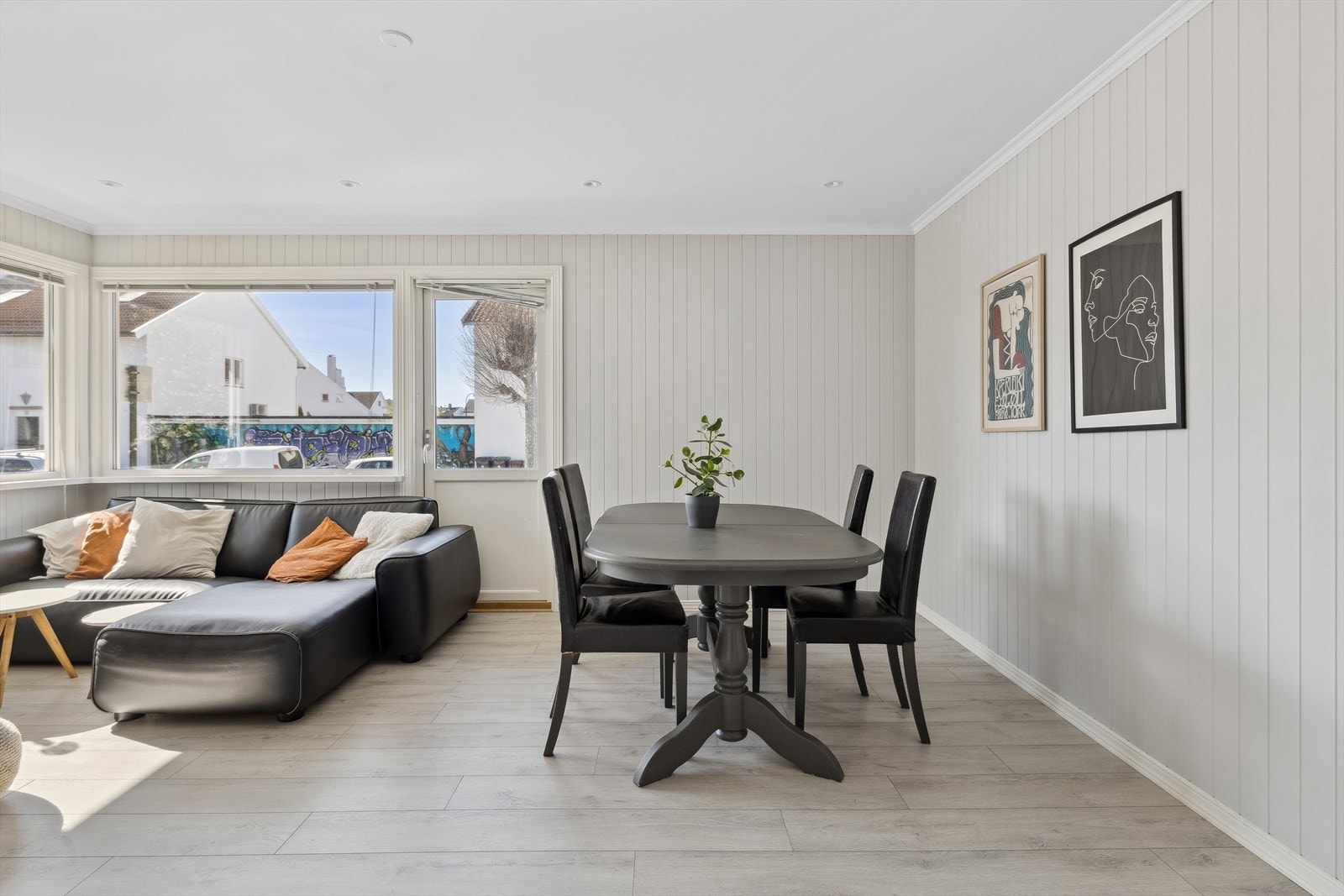 Stue 1. etg Galleribilde