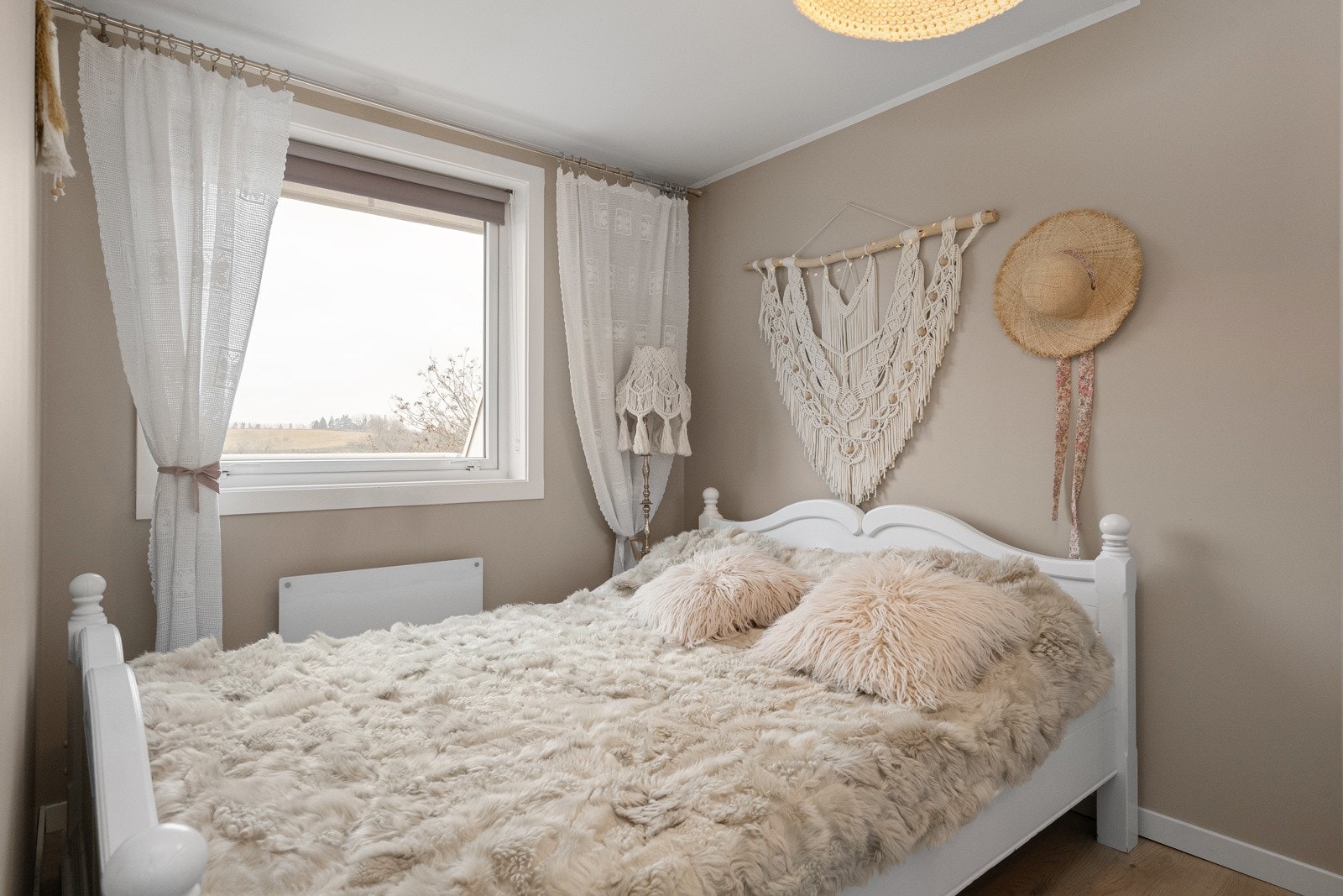 Med utsikt til elva Galleribilde