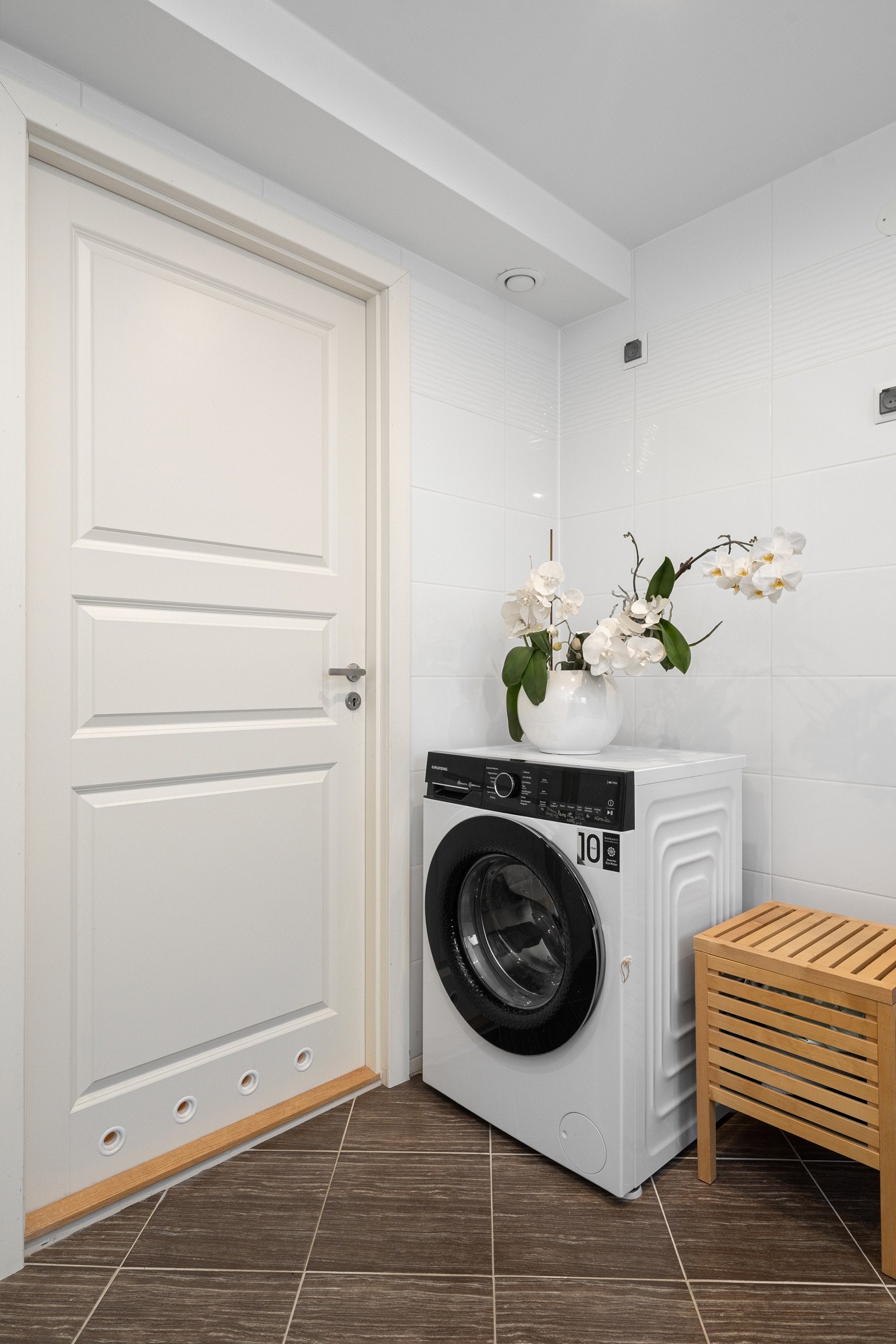 Eget opplegg for vaskemaskin & tørketrommel Galleribilde