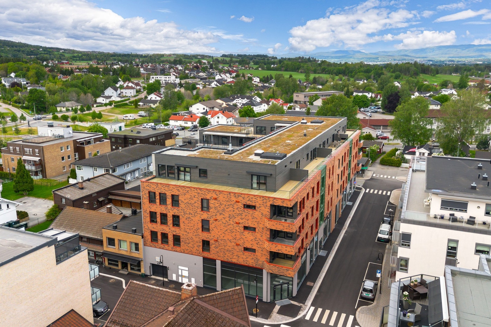 Leiligheten ble ferdigstilt i mai 2025 og fremstår som meget moderne og innbydende. Galleribilde