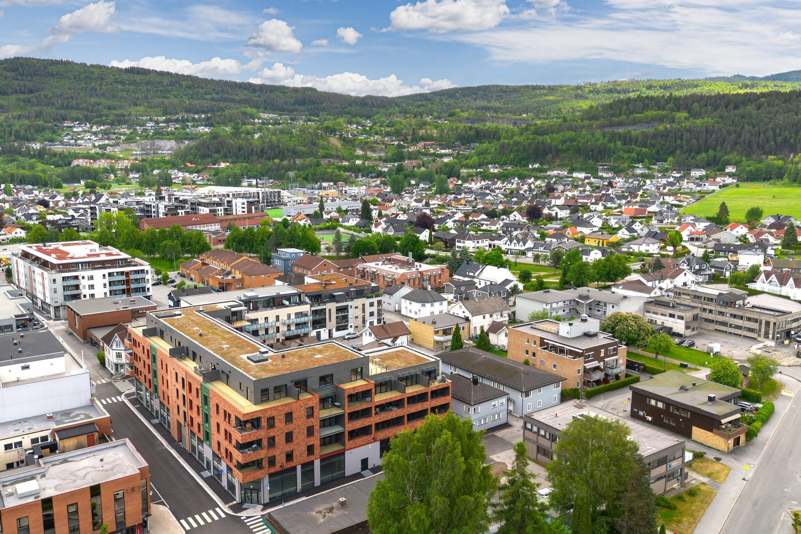 Leiligheten ble ferdigstilt i mai 2025 og fremstår som meget moderne og innbydende. Galleribilde