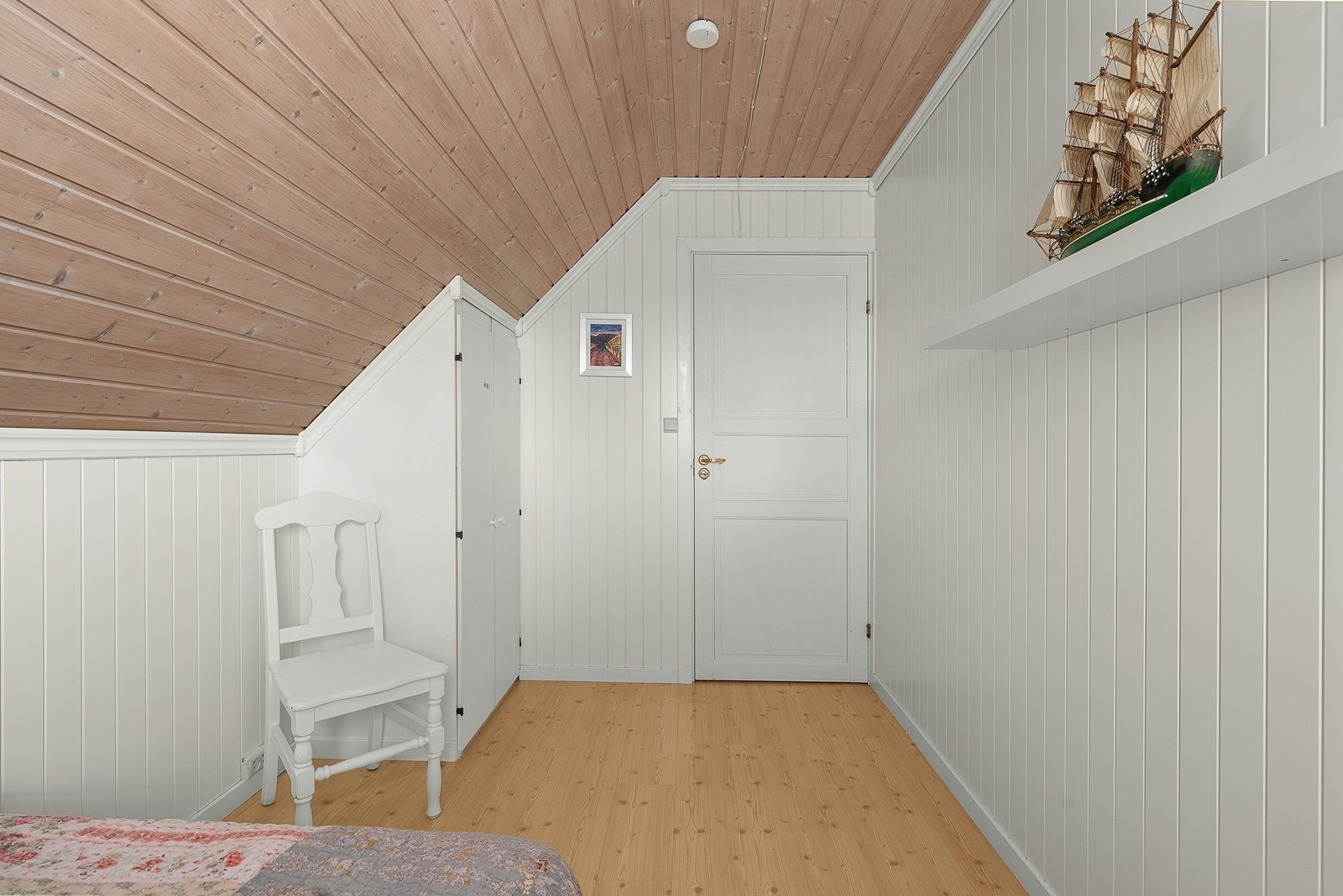 Soverom 2, også med garderobeskap Galleribilde