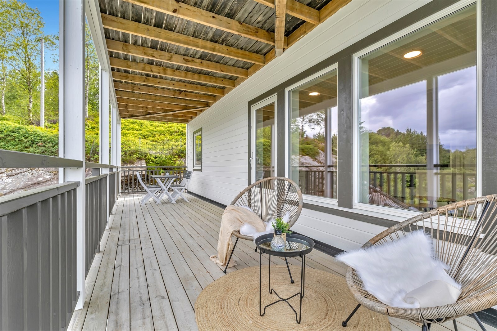 Terrassen er lik som den i etasjen over Galleribilde