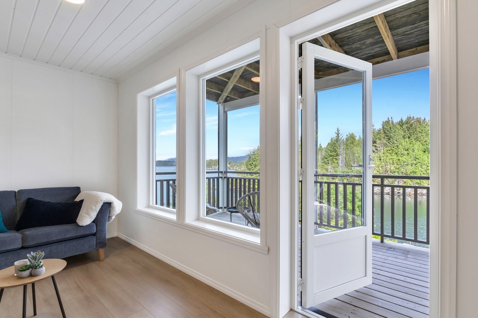 Også fra denne stuen er det utgang til terrasse Galleribilde