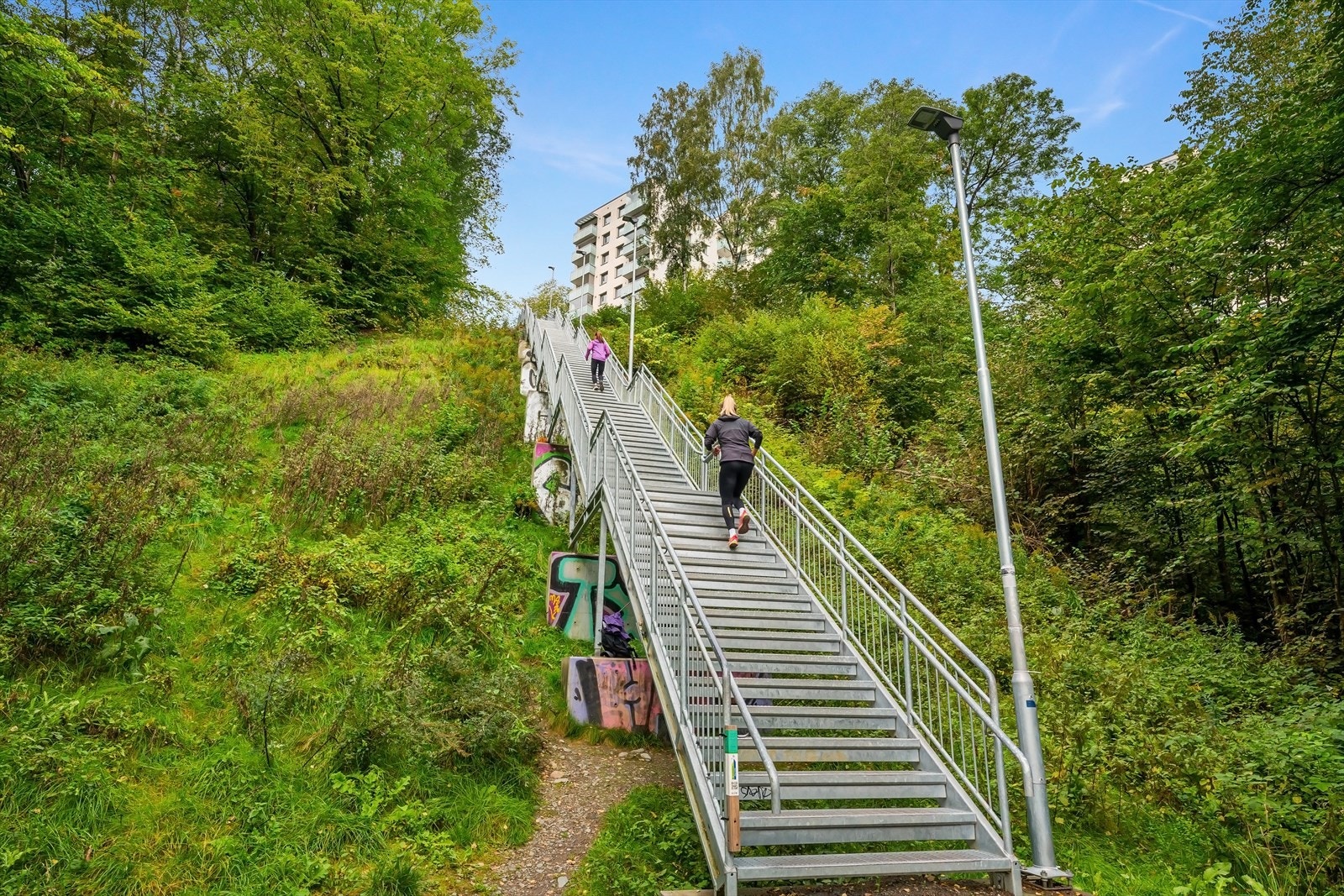 Skibakketrappa som er en yndet treningstrapp, fra Nydalen og Akerselva, og opp til Maridalsveien og Korsvoll Galleribilde