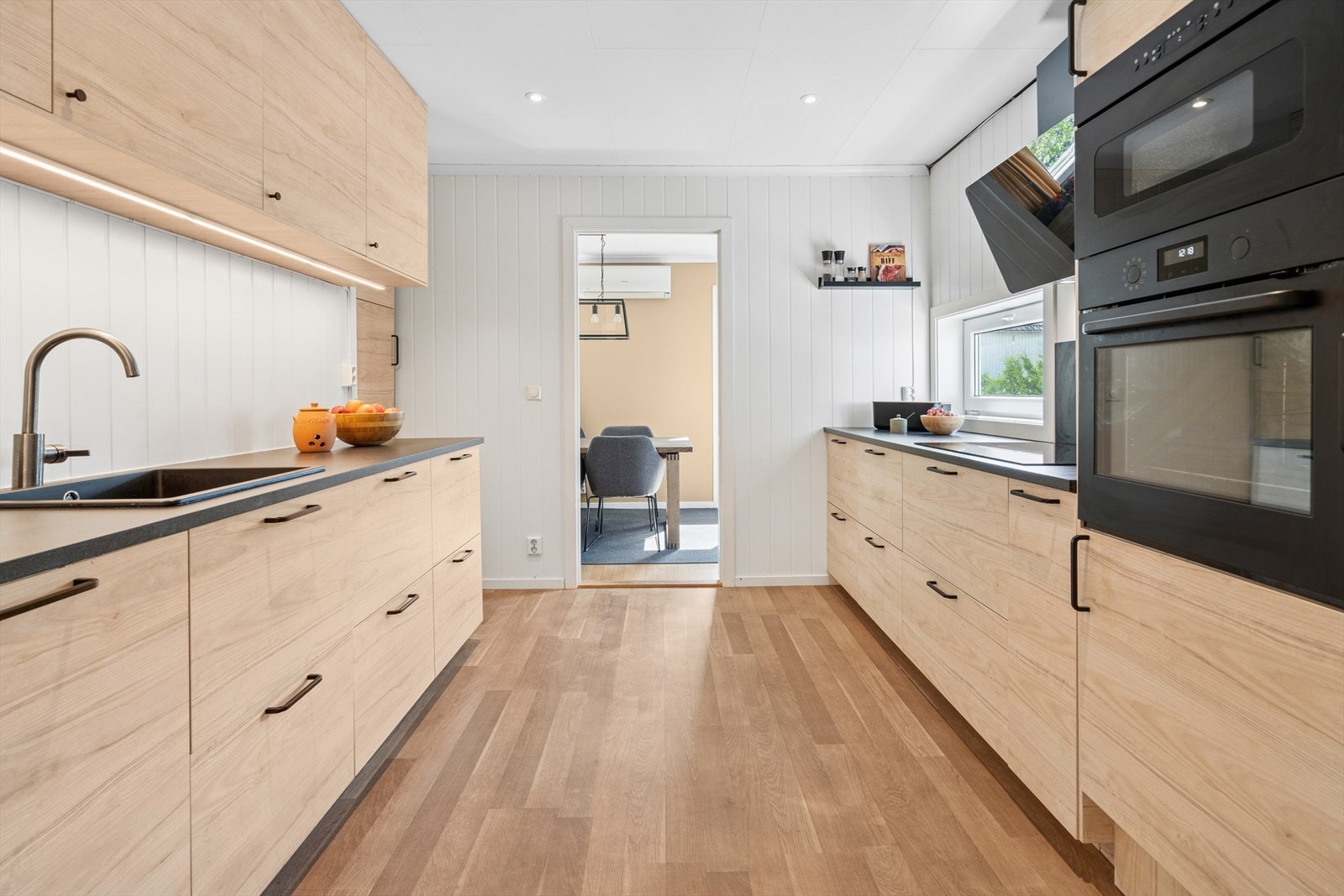 Pent og moderne kjøkken fra 2023. Galleribilde