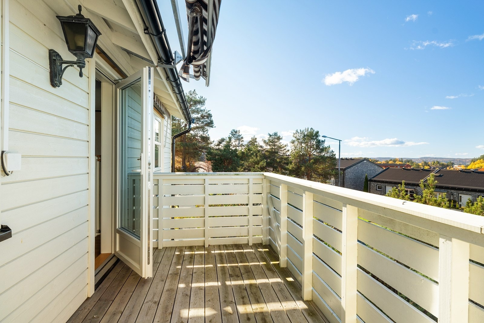 Balkongen blir en naturlig forlengelse av stuen. Galleribilde