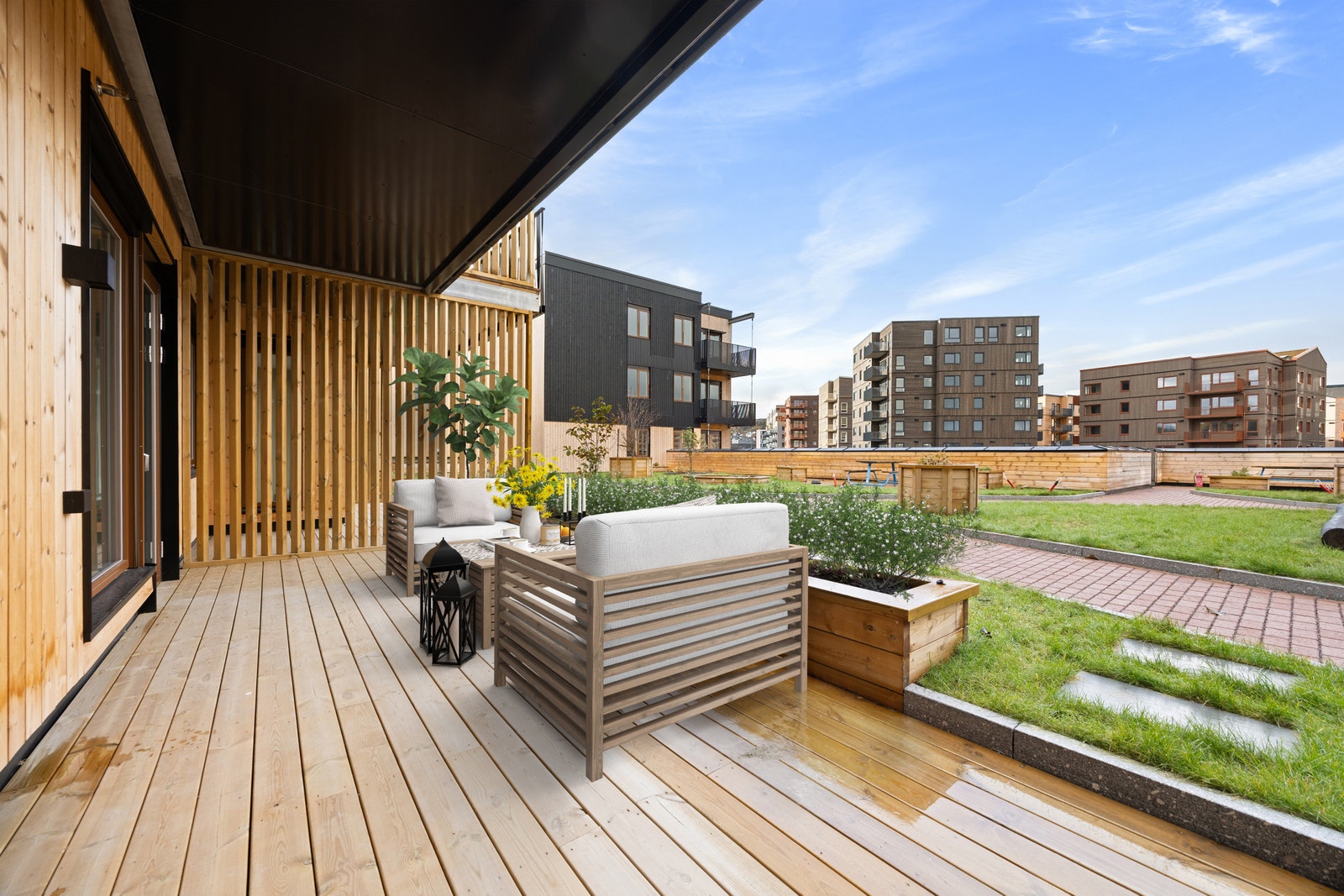 Utgangt til romslig markterrasse eller balkong.
Digitalt/AI-innredet kun for illustrasjon Galleribilde