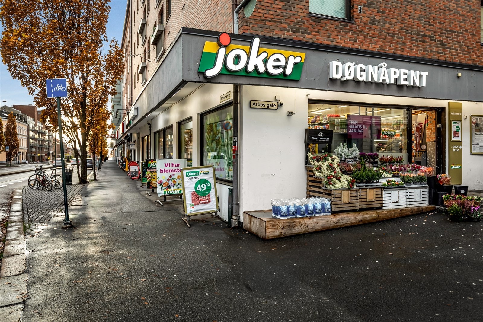 Kort vei til døgnåpen joker. Galleribilde