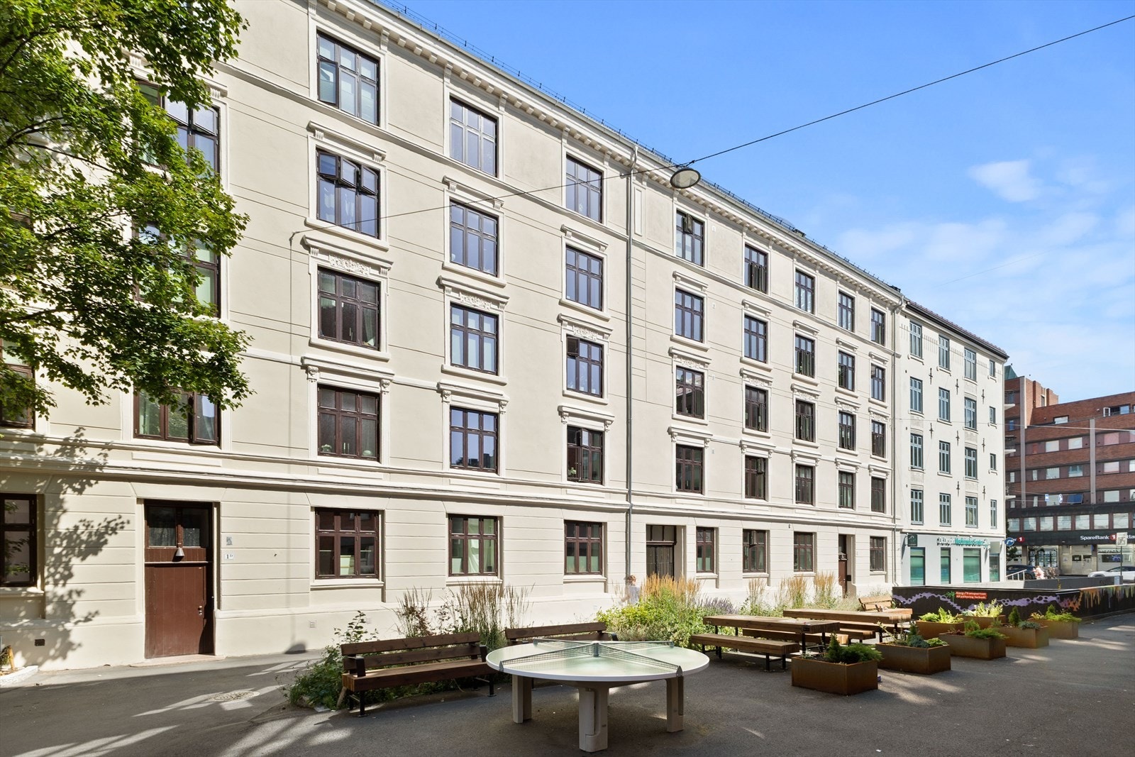 Flott klassisk bygård fra 1897. Galleribilde