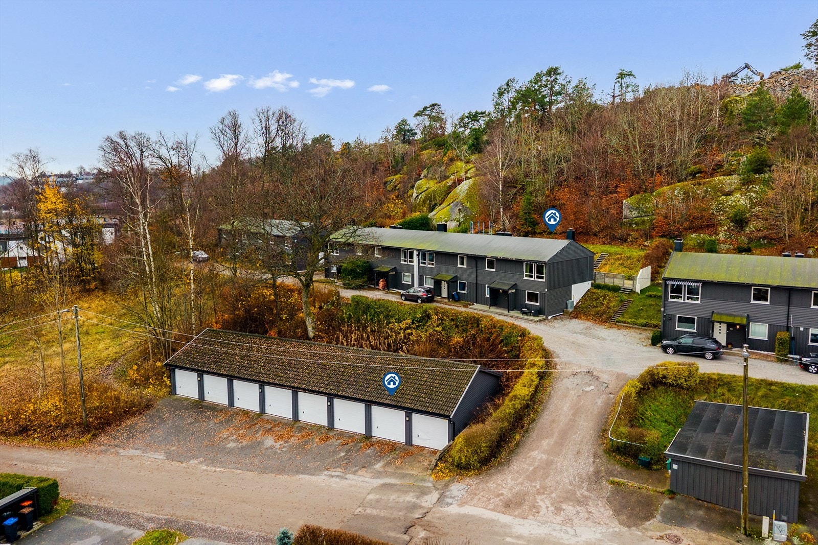 Ved inngangsparti kan sitte å nyte morgen kaffen i solen. Galleribilde