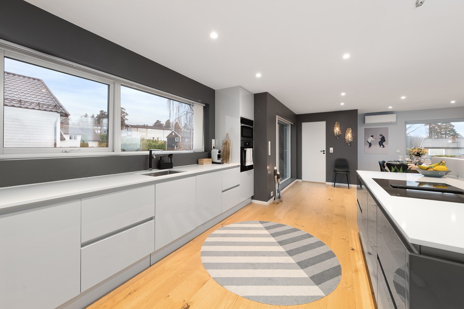 Alt i alt et svært funksjonelt og godt kjøkken som innbyr til herlige smaksopplevelser. Galleribilde