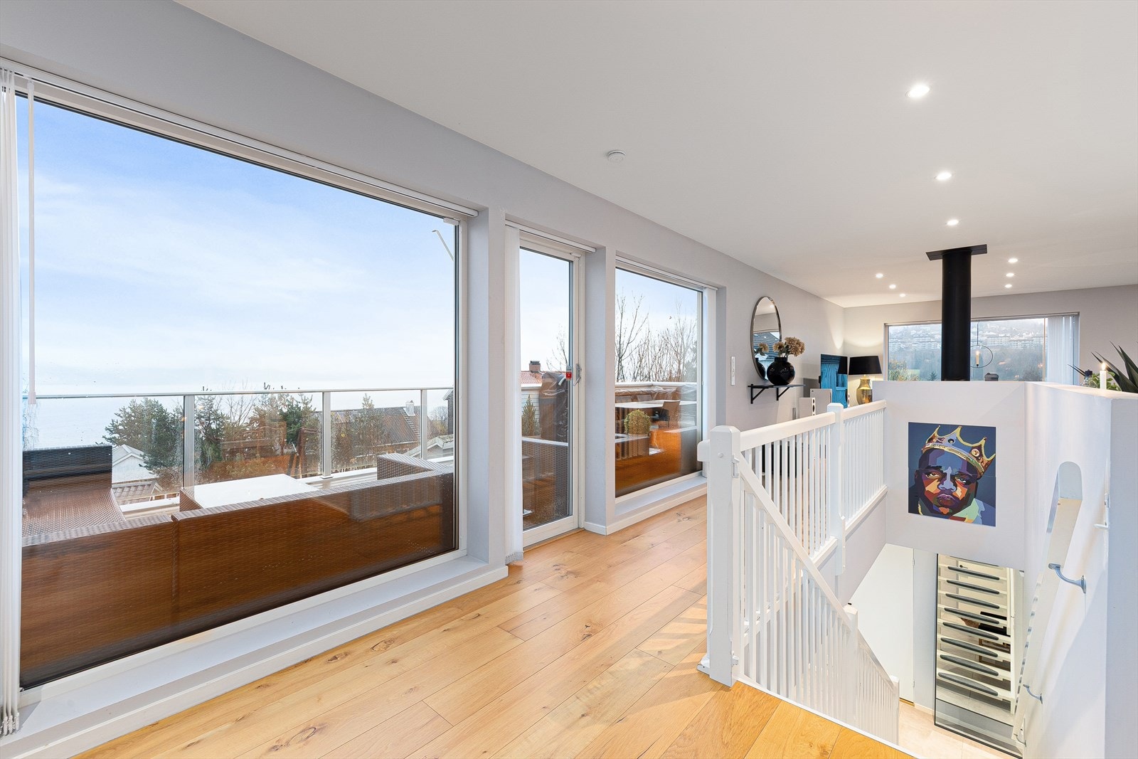 Vi tar trappa og beveger oss opp i boligens andre etasje. Galleribilde