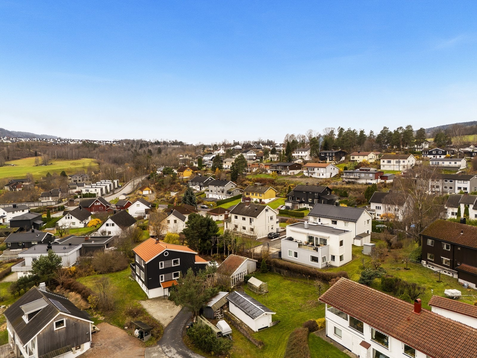 For friluftsglade familier er nærheten til Nordbykollen et stort pluss. Her venter flotte turstier både sommer og vinter, med lysløype som gjør det enkelt å holde aktiviteten i gang året rundt. Galleribilde