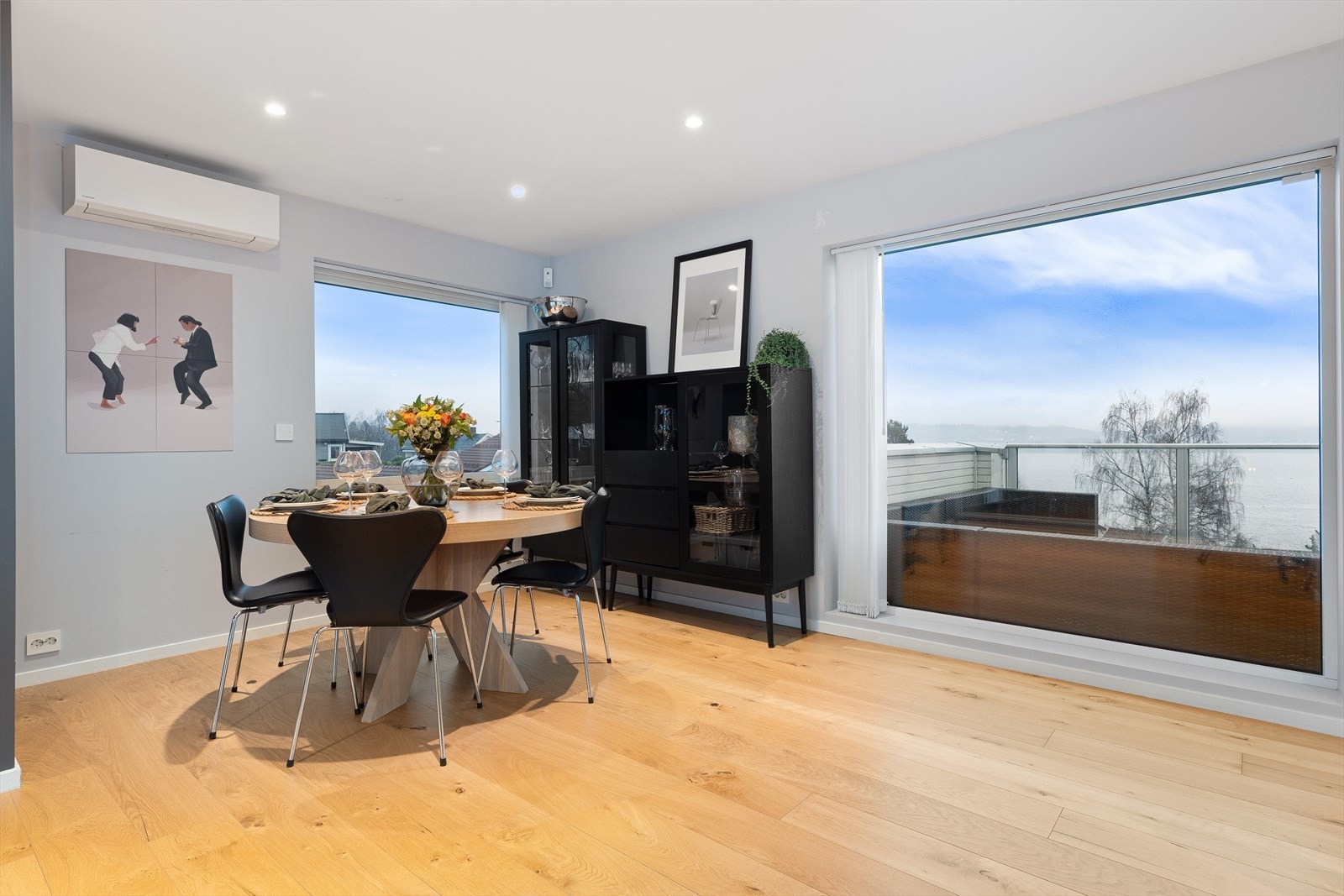 Spisegruppen tar plass i egen sone og inviterer til sosiale og hyggelige måltider med kjente og kjære. Galleribilde