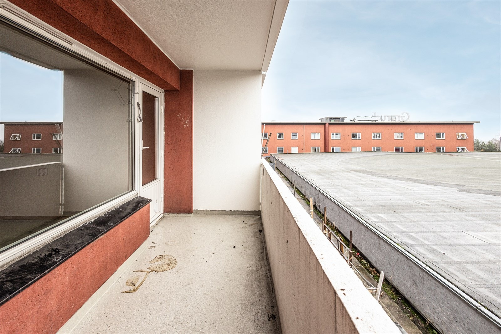 Leiligheten har en hyggelig balkong på 6 kvm, plass til sittegruppe, grill og beplantning. Galleribilde