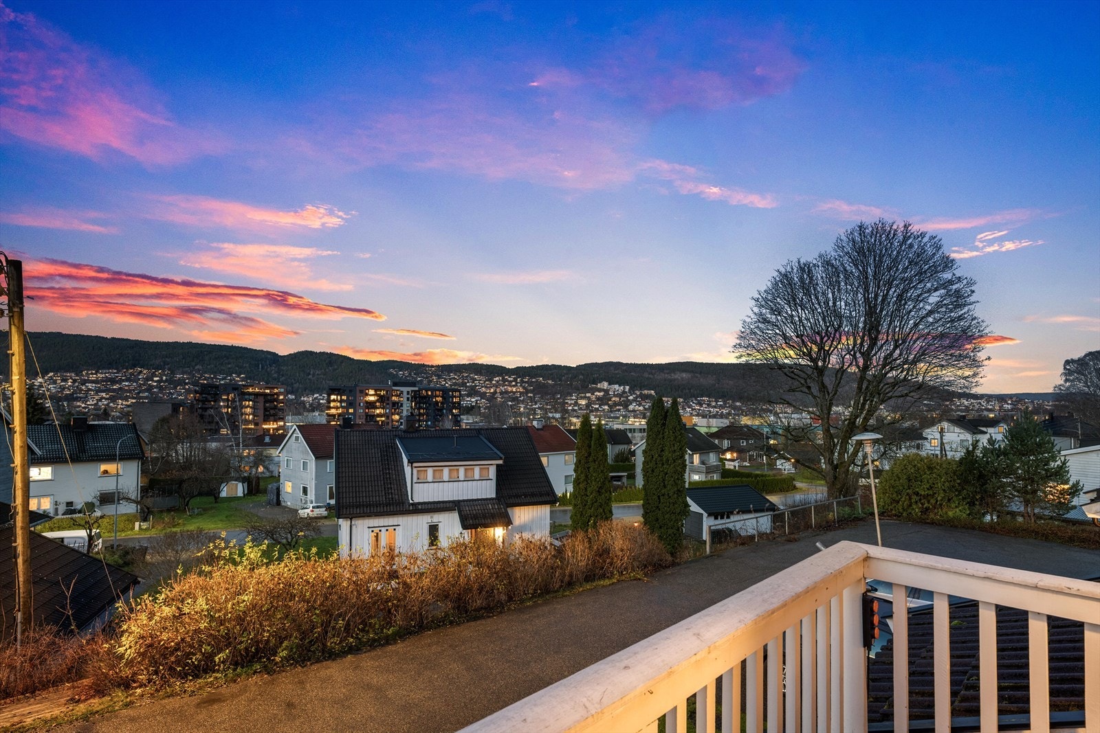 Stemningsfull utsikt fra kjøkkenbalkongen Galleribilde