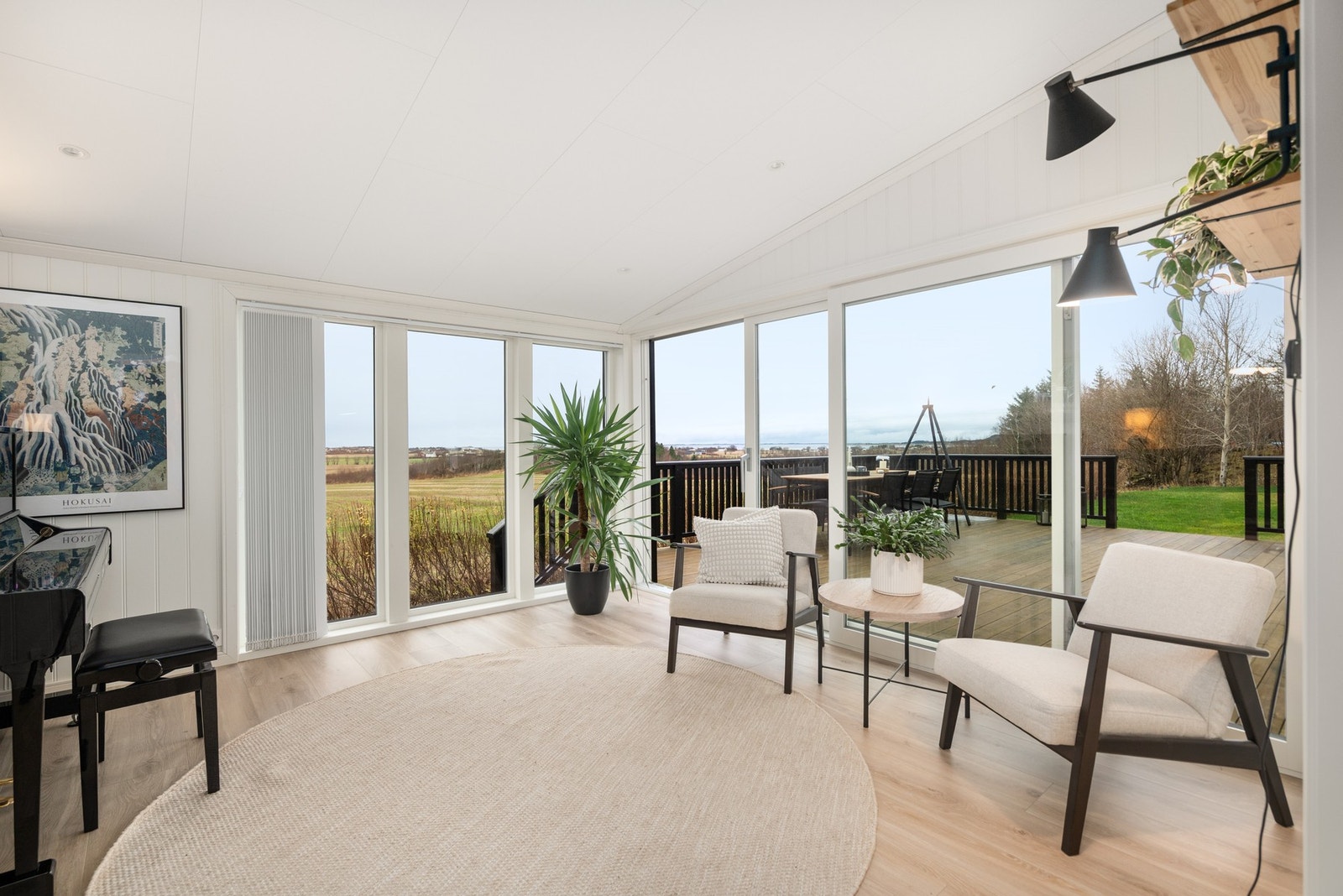 Stue med utgang til terrasse Galleribilde