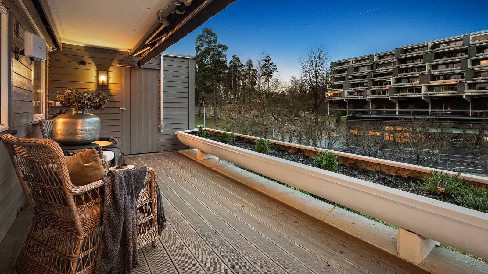 Romslig bod for oppbevaring. Galleribilde