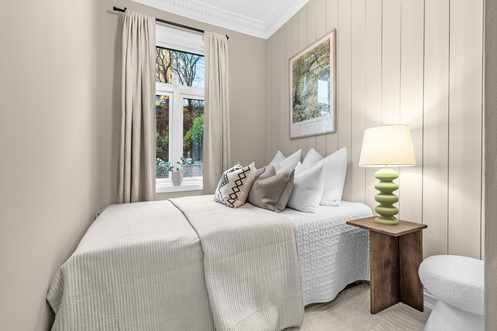 Soverommet vender mot rolige omgivelser Galleribilde