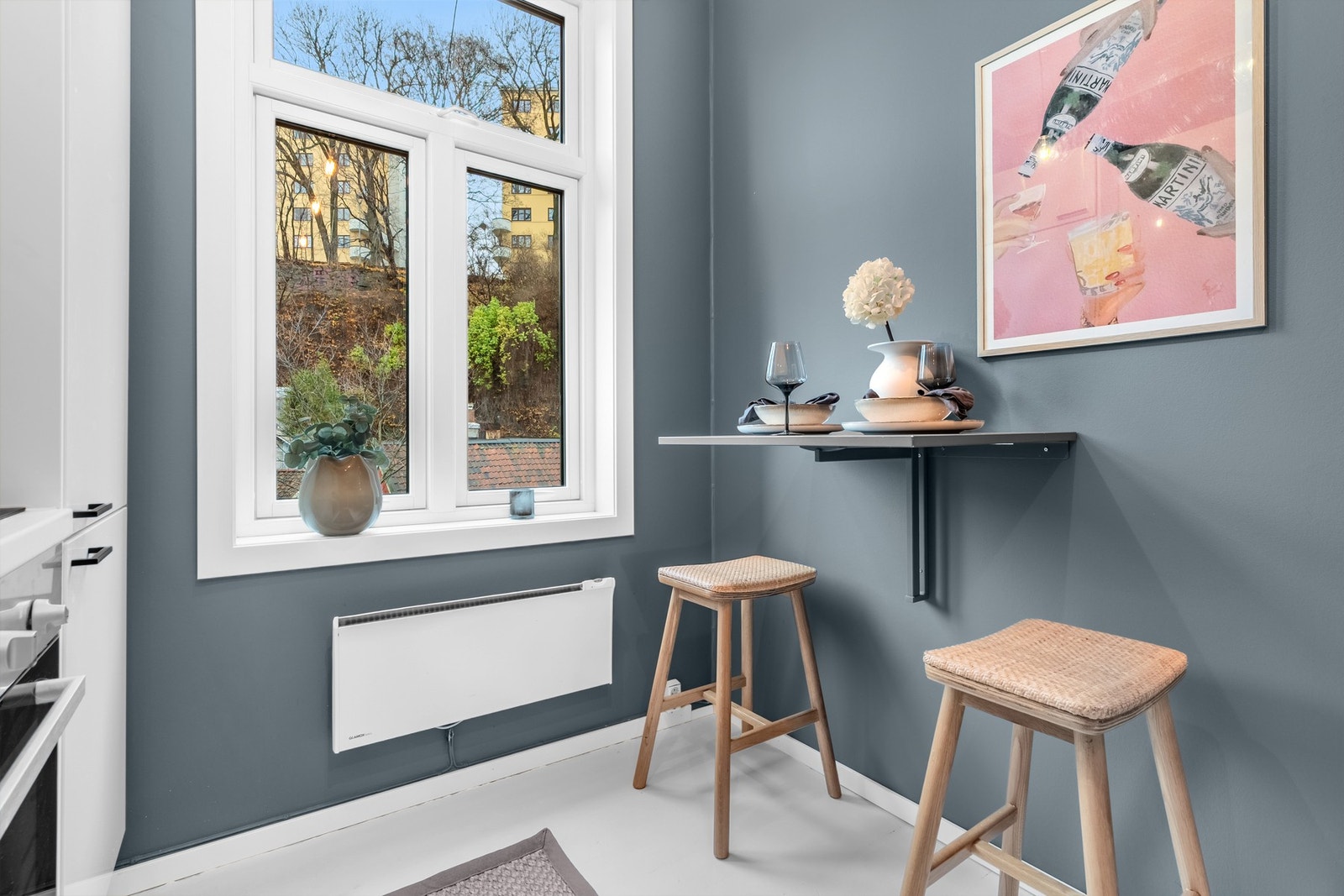 Ekstra spiseplass på kjøkkenet - perfekt for enkle måltider Galleribilde