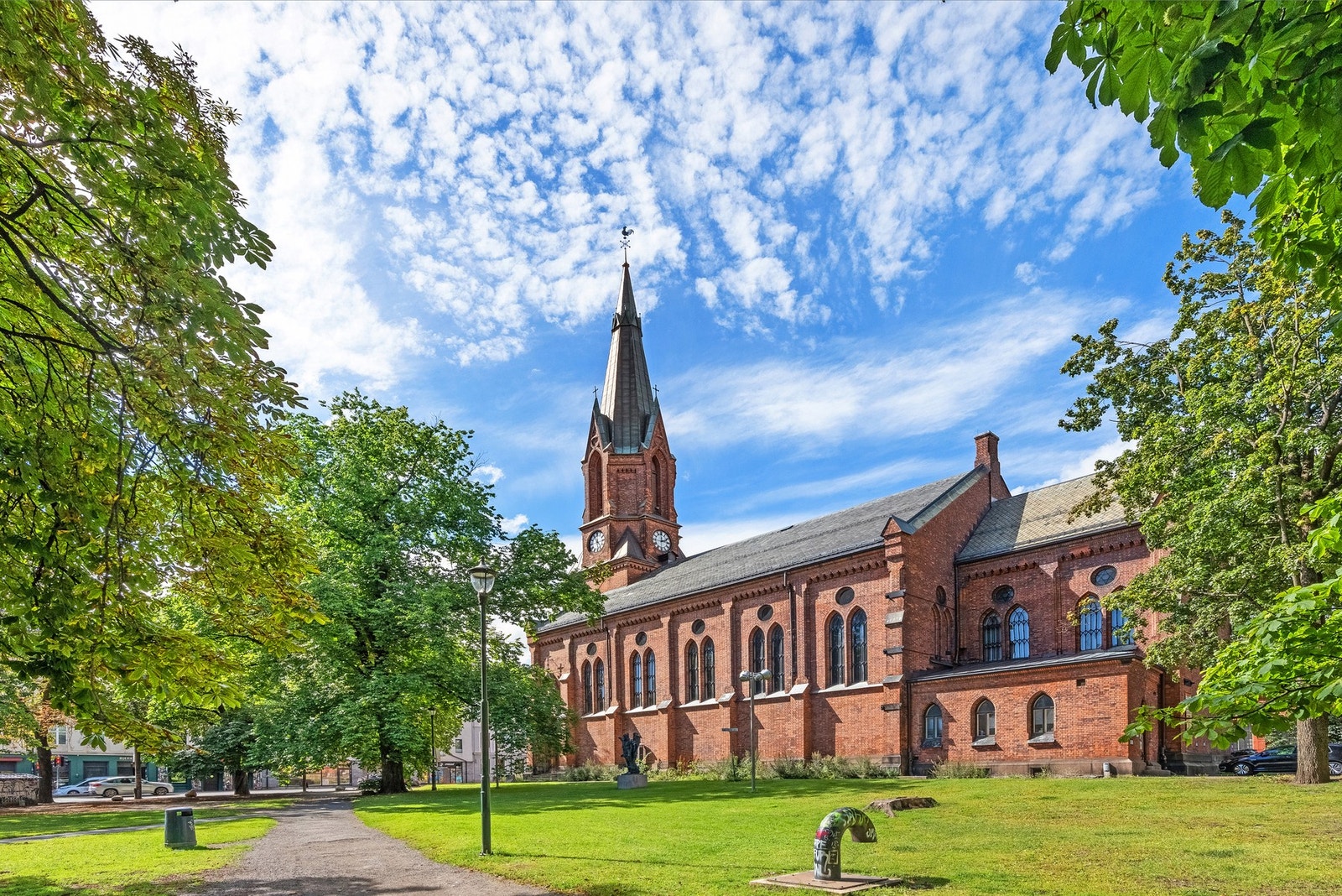 Kulturkirken Jakob ligger i nærheten og byr på et variert kulturtilbud med konserter, forestillinger og kunstopplevelser i unike historiske omgivelser Galleribilde