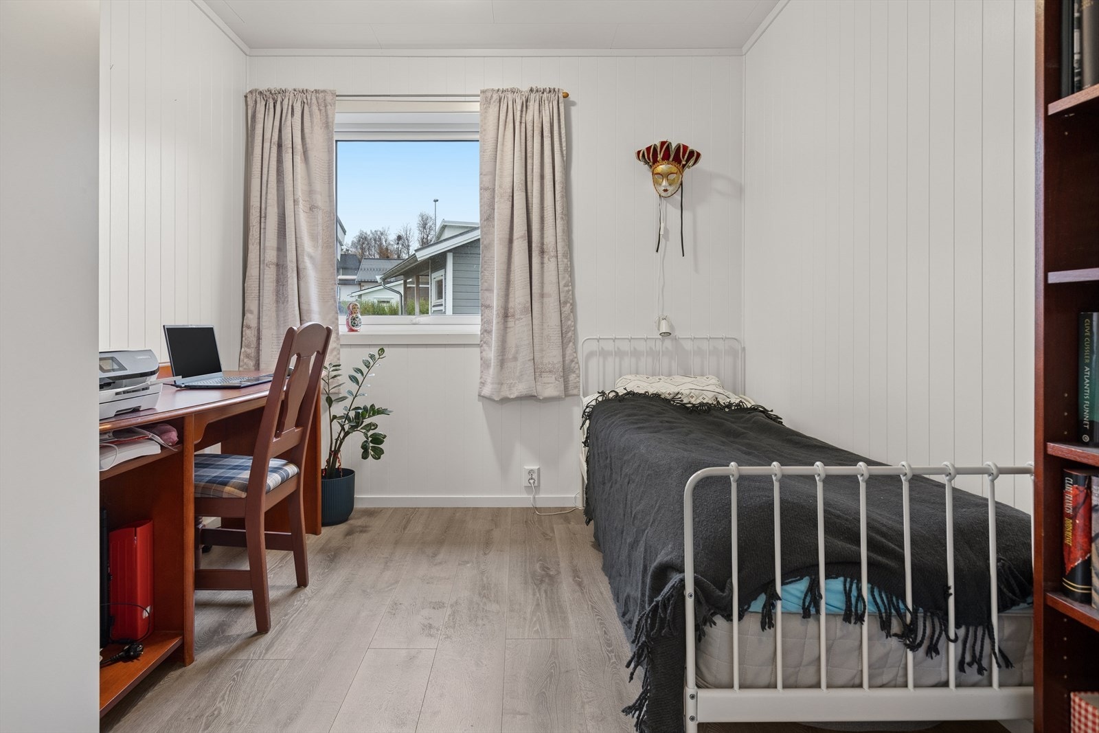 Boligen har 3 soverom, dette soverommet er det minste. Galleribilde