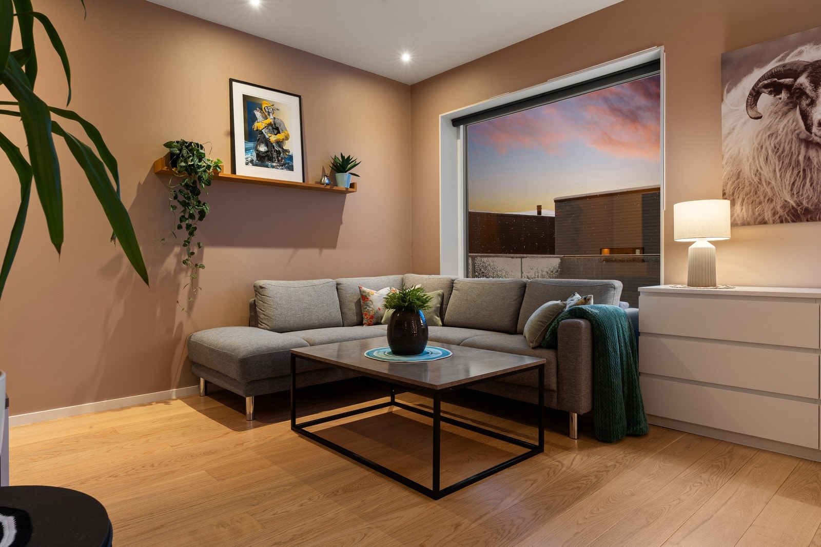 Velkommen til Hamneneset 58 - Presentert av Håkon Hansen & Sne Eiendomsmegling!